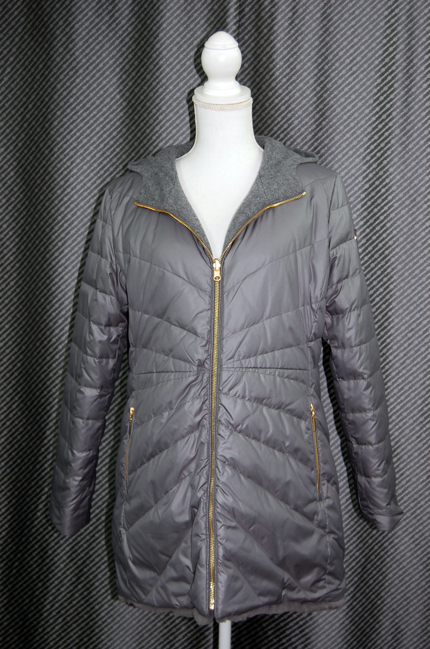 レッキスファー使い　ウール混＆ダウンリバーシブルフーディーコートの画像