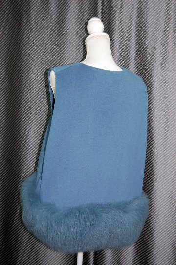 カシミヤ混ウール　デザインベスト　Foxトリムの画像