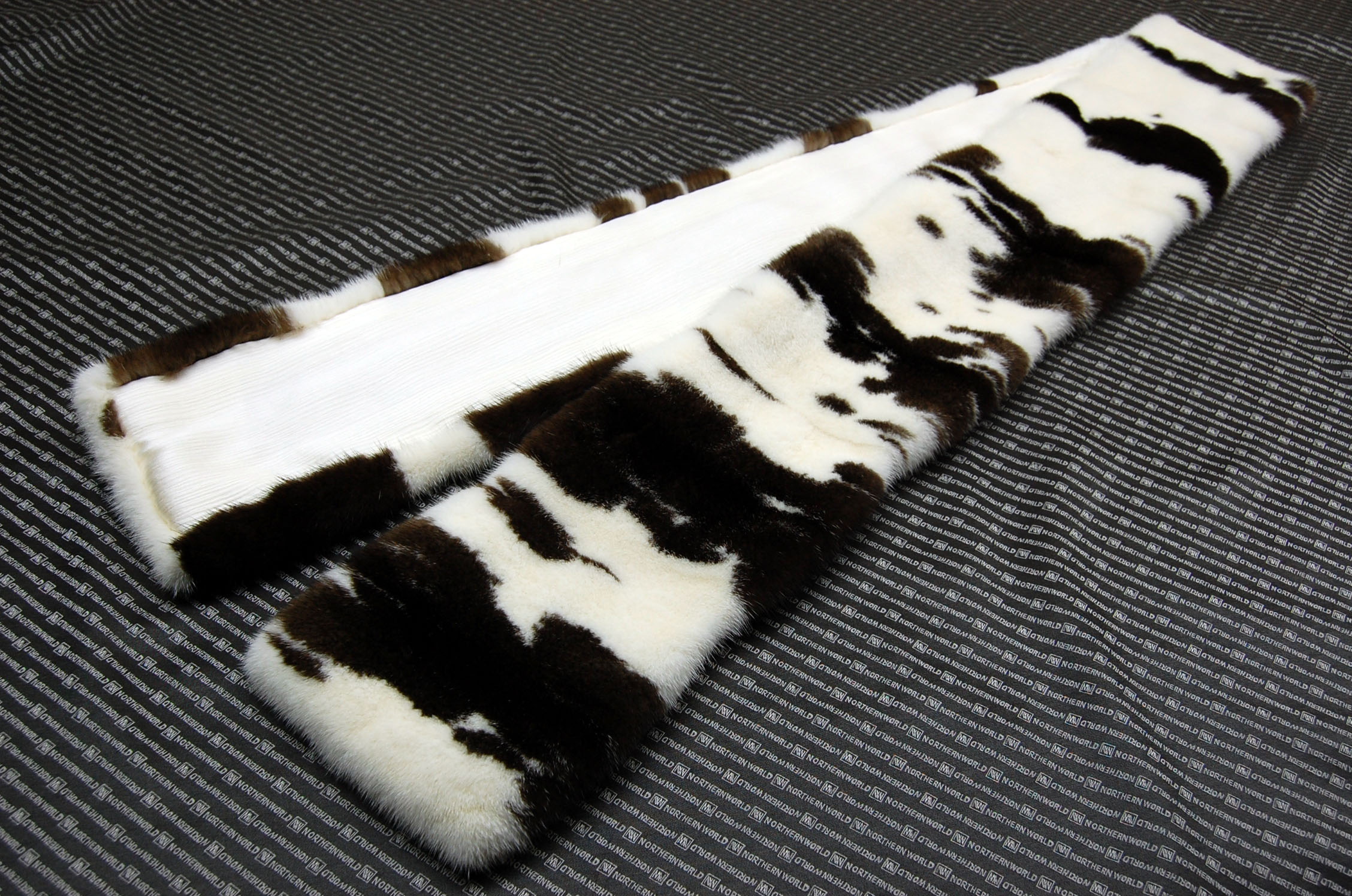 ジャガーミンク　ロングマフラーの画像