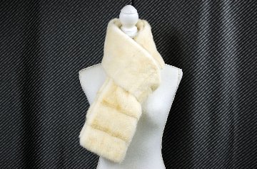 パールミンク　ロングマフラーの画像