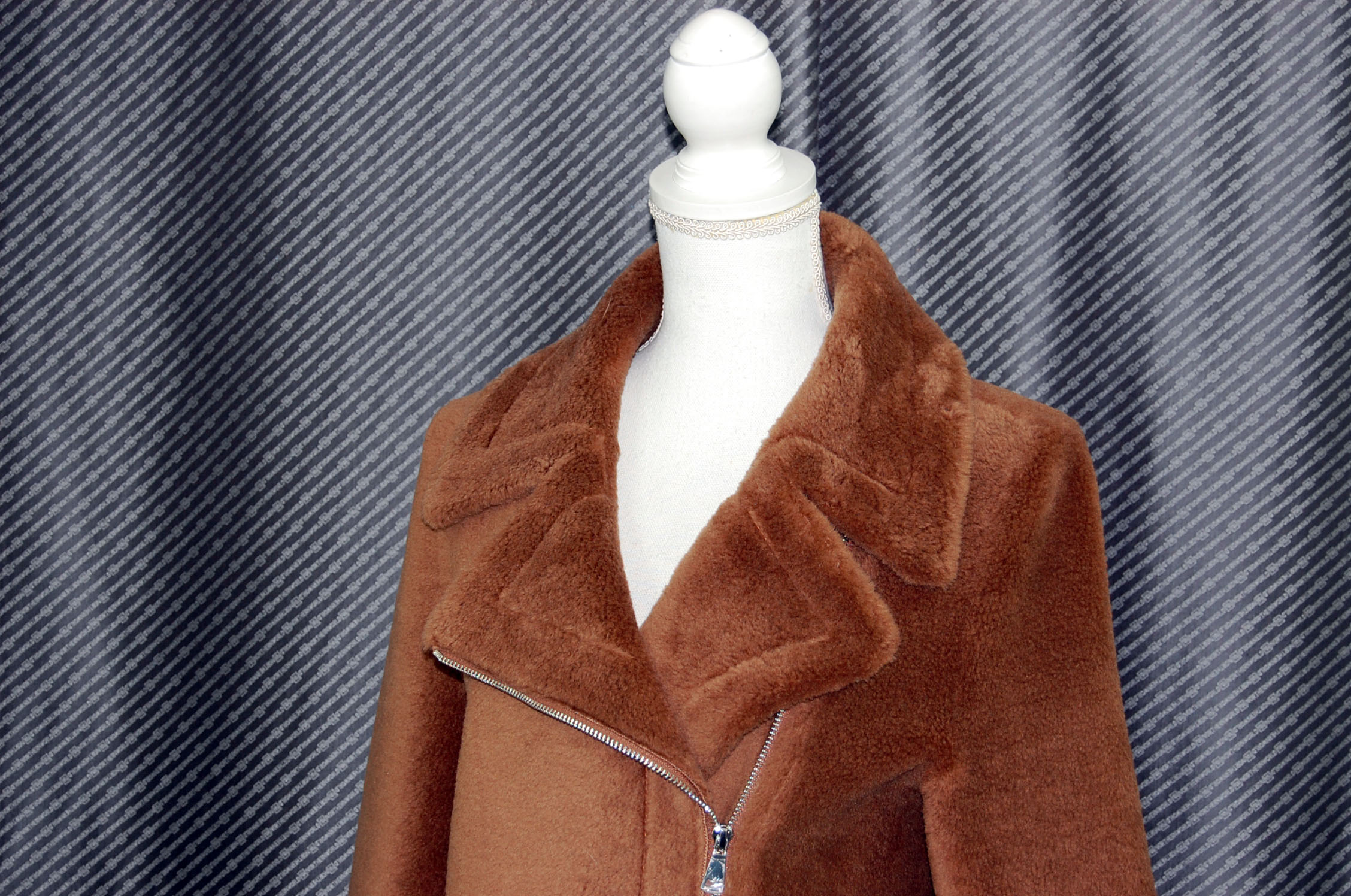 ラムウール　ライダースジャケットの画像