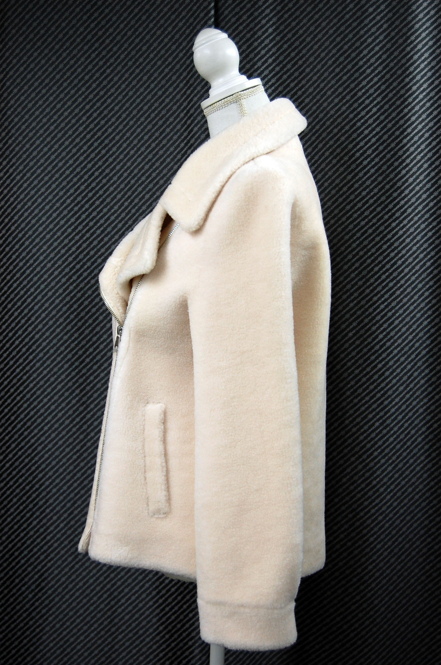 ラムウール　ライダースジャケットの画像