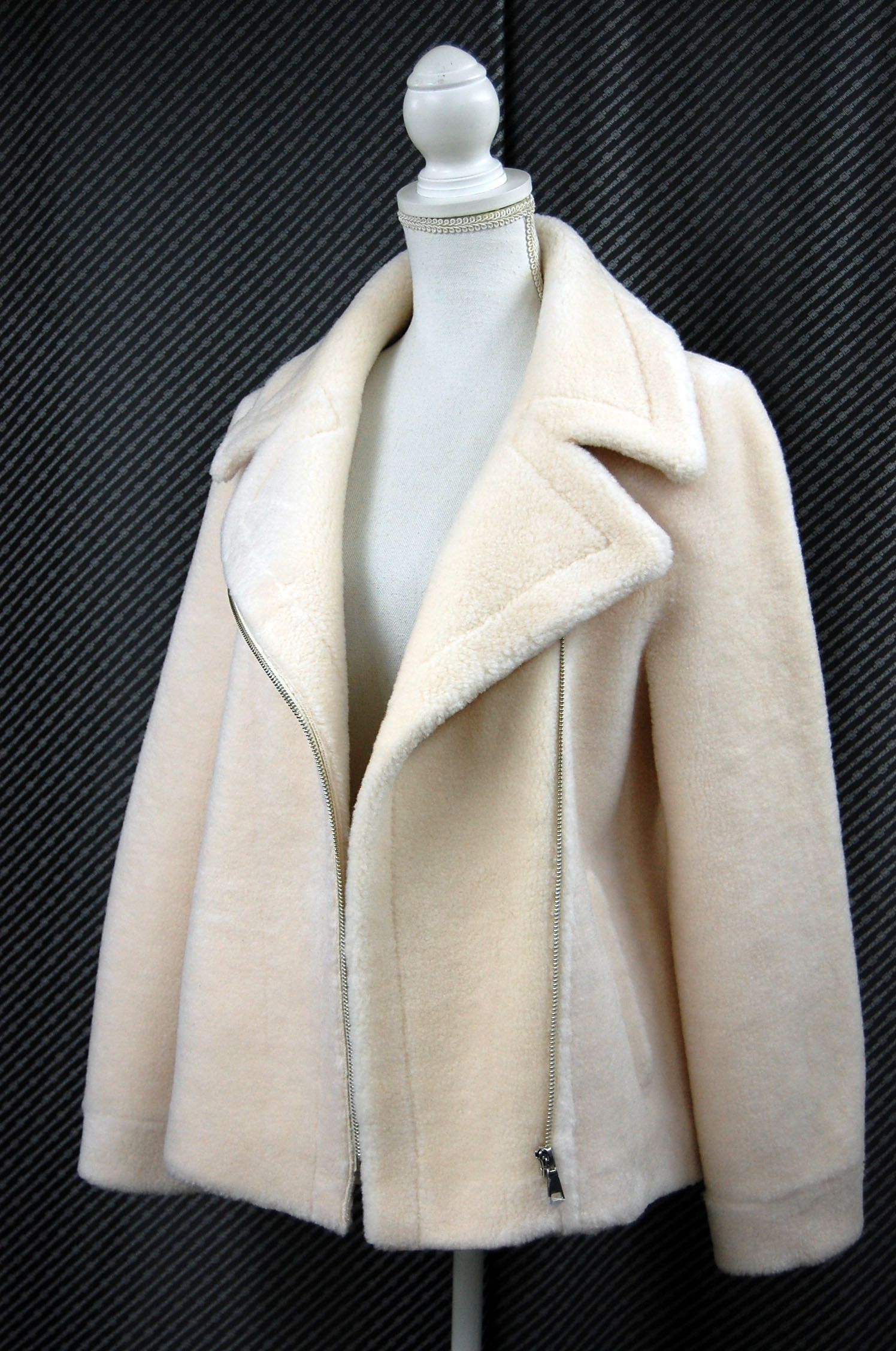 ラムウール　ライダースジャケットの画像