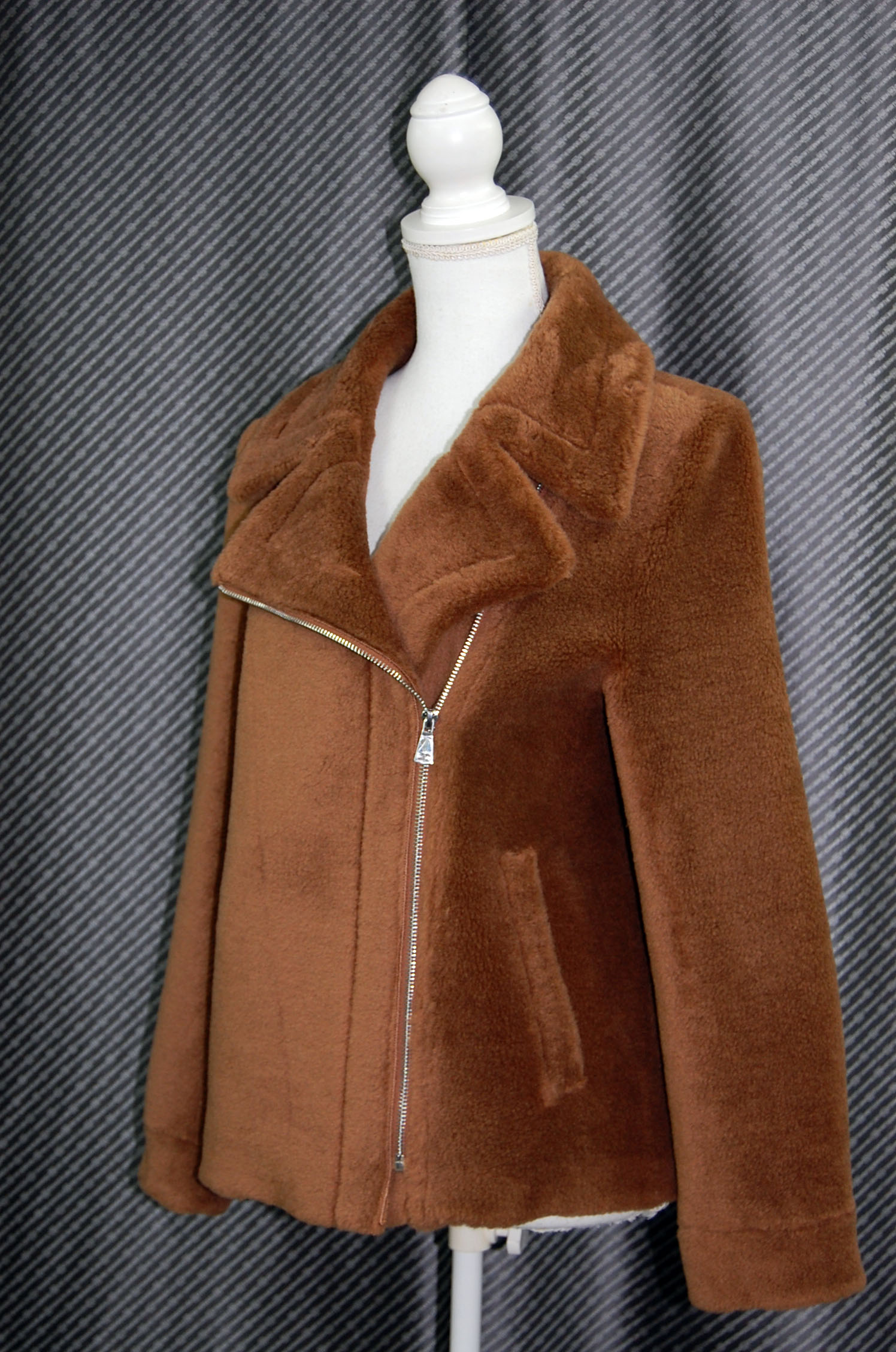 ラムウール　ライダースジャケットの画像