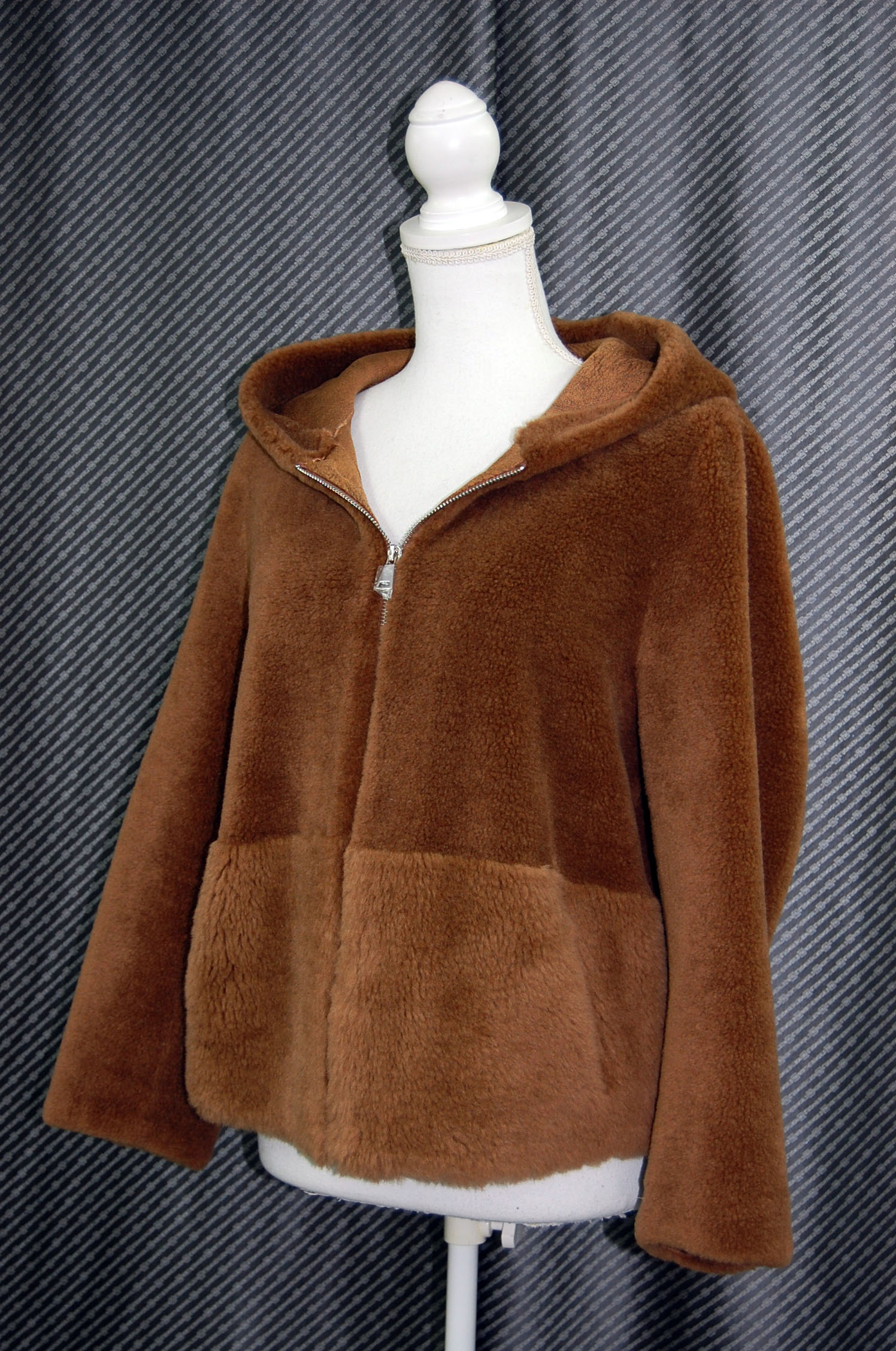 ラムウール　フーディージャケットの画像