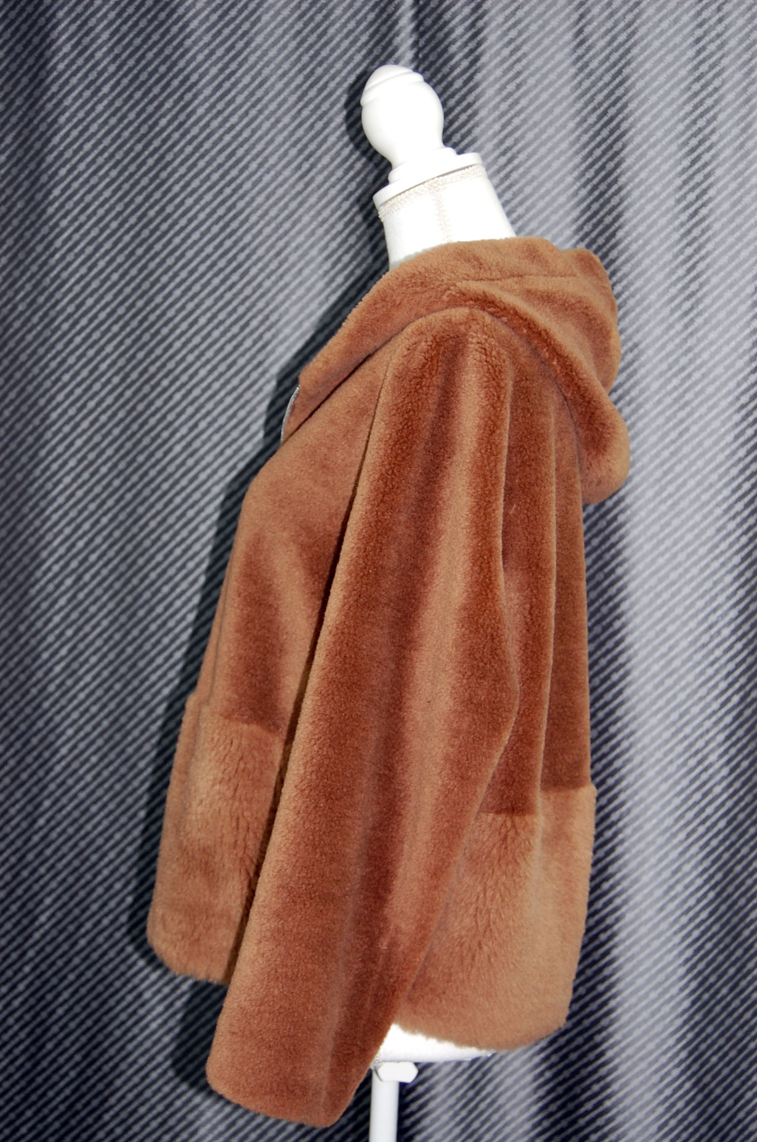 ラムウール　フーディージャケットの画像