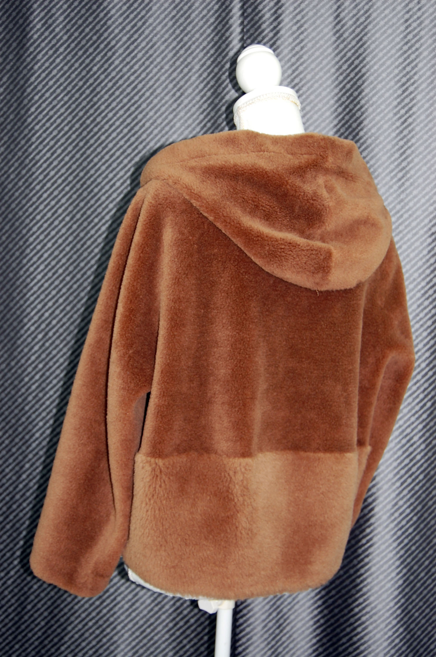 ラムウール　フーディージャケットの画像