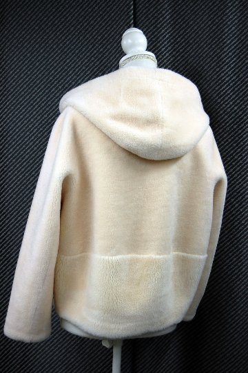 ラムウール　フーディージャケットの画像
