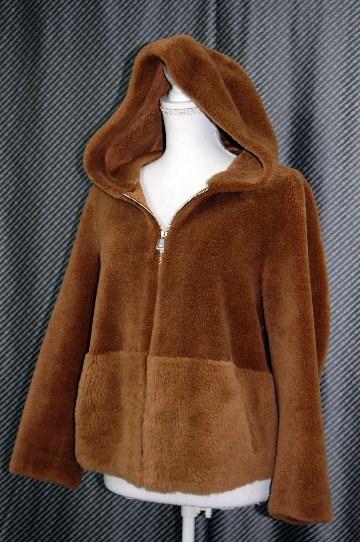 ラムウール　フーディージャケットの画像