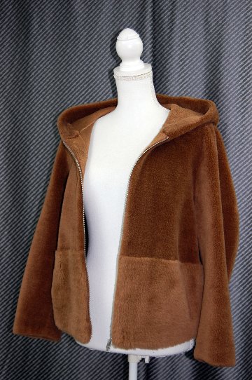 ラムウール　フーディージャケットの画像