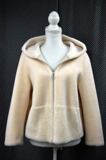 ラムウール　フーディージャケットの画像