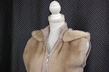 ミンク＆ウールカシミヤニット　フーディーベストの画像