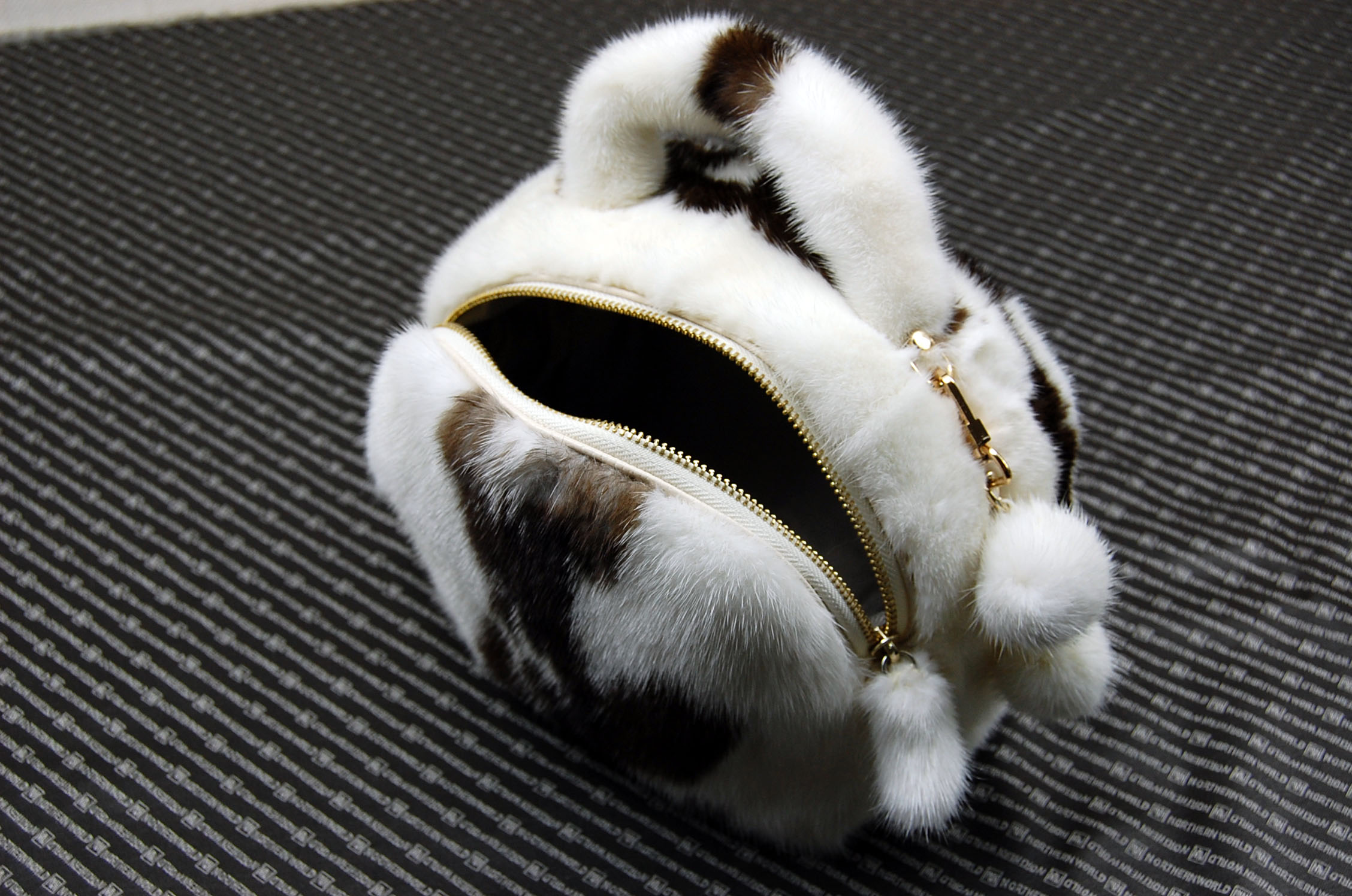 ジャガーミンク　2wayハンドバッグの画像