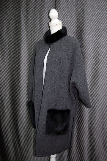 カシミヤ100％　リバーシブルニットコートミンクトリムの画像