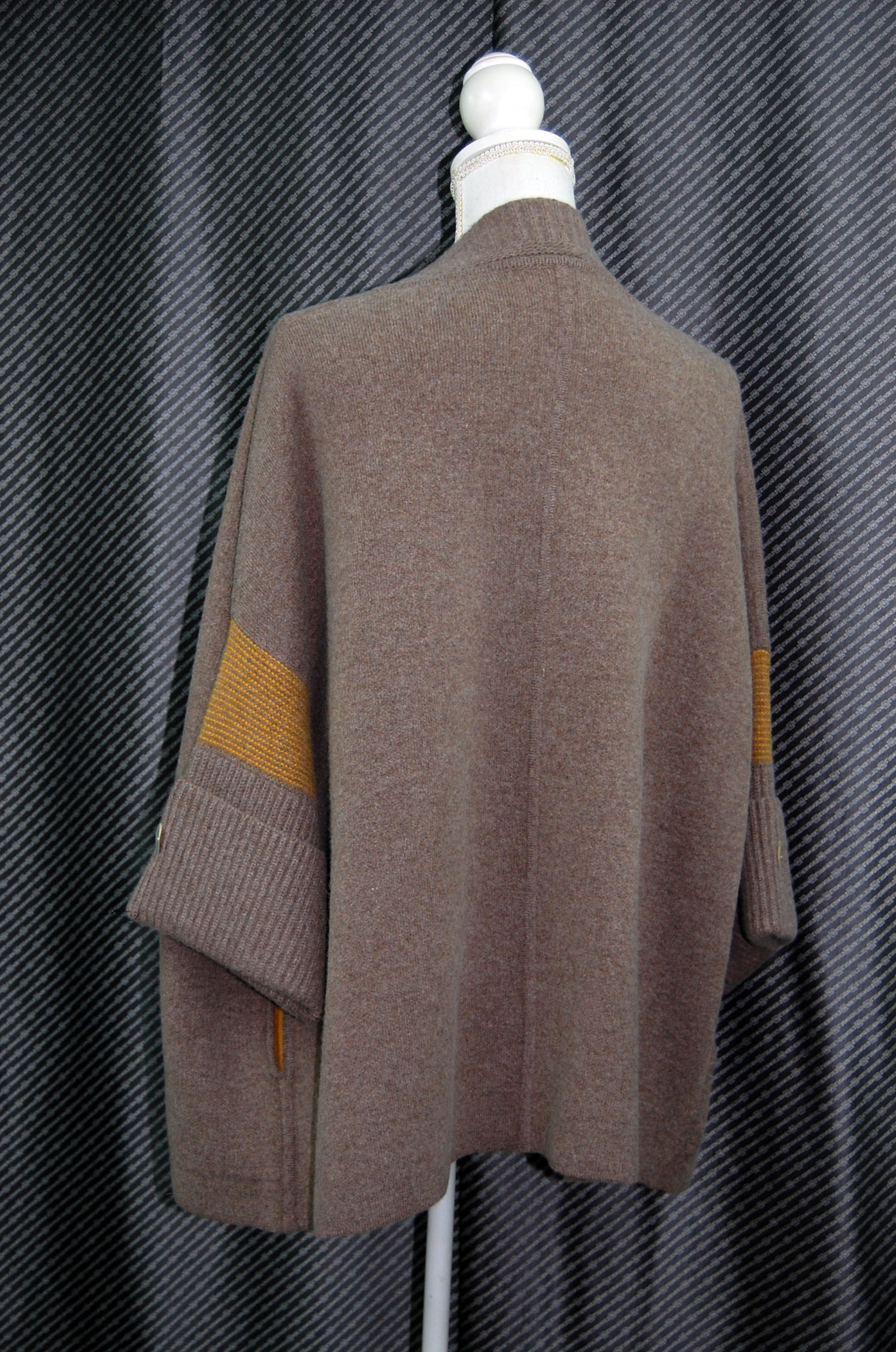 カシミヤ100％　オープンフロントニットカーディガンの画像