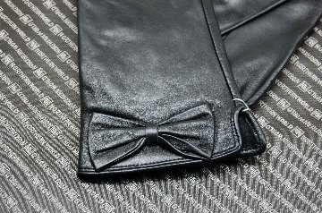 本革ラムレザー手袋（リボン）の画像