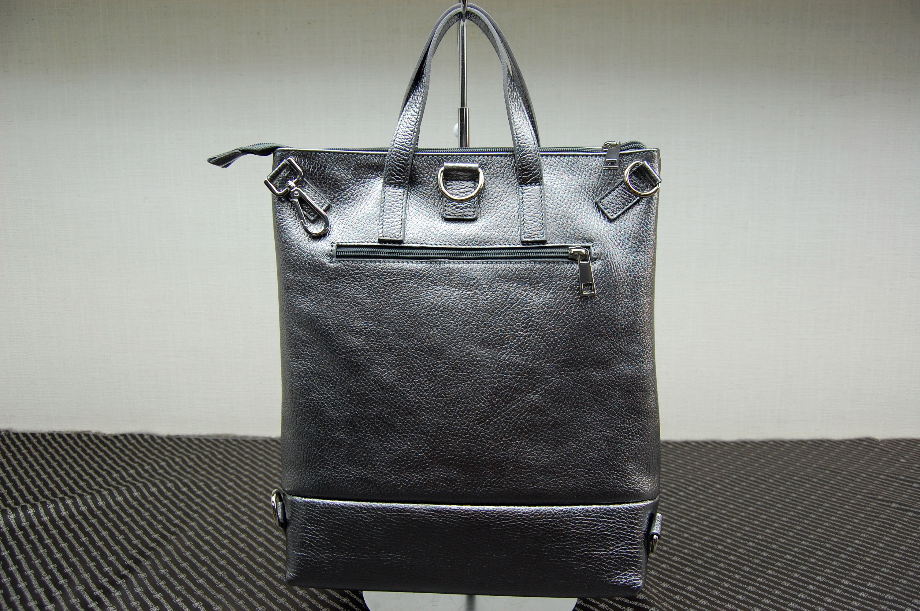 イタリアンカーフレザー　トート＆リュック2wayバッグの画像