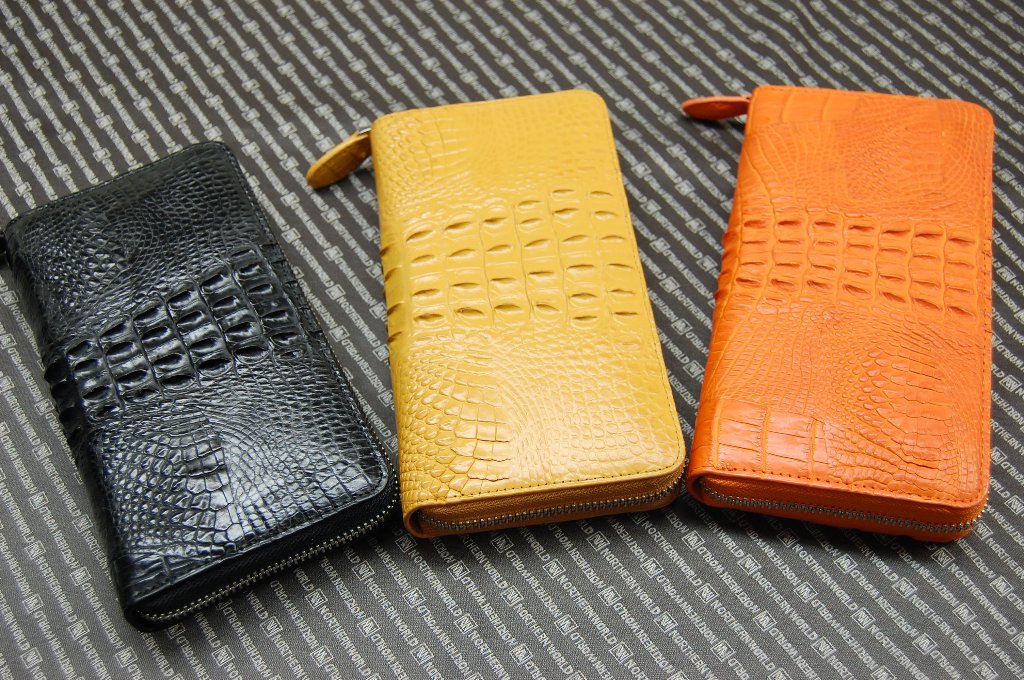 ホーンバッククロコダイル　ラウンド長財布の画像