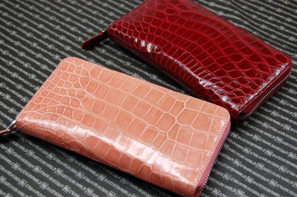 シャイニングクロコダイル　ラウンド長財布の画像