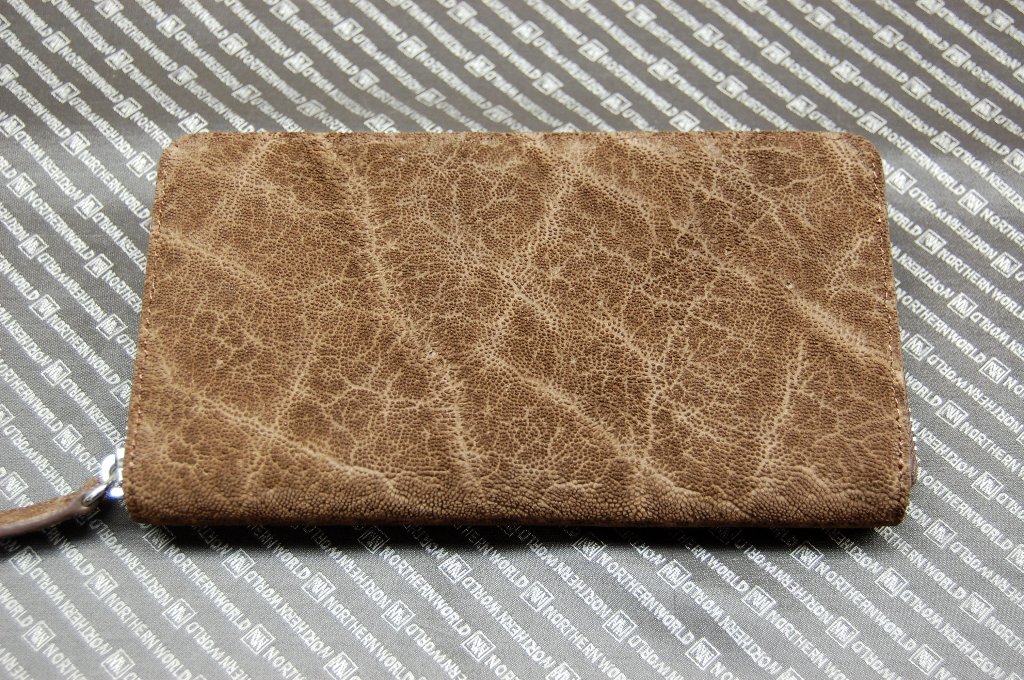 エレファント革　ラウンド長財布の画像