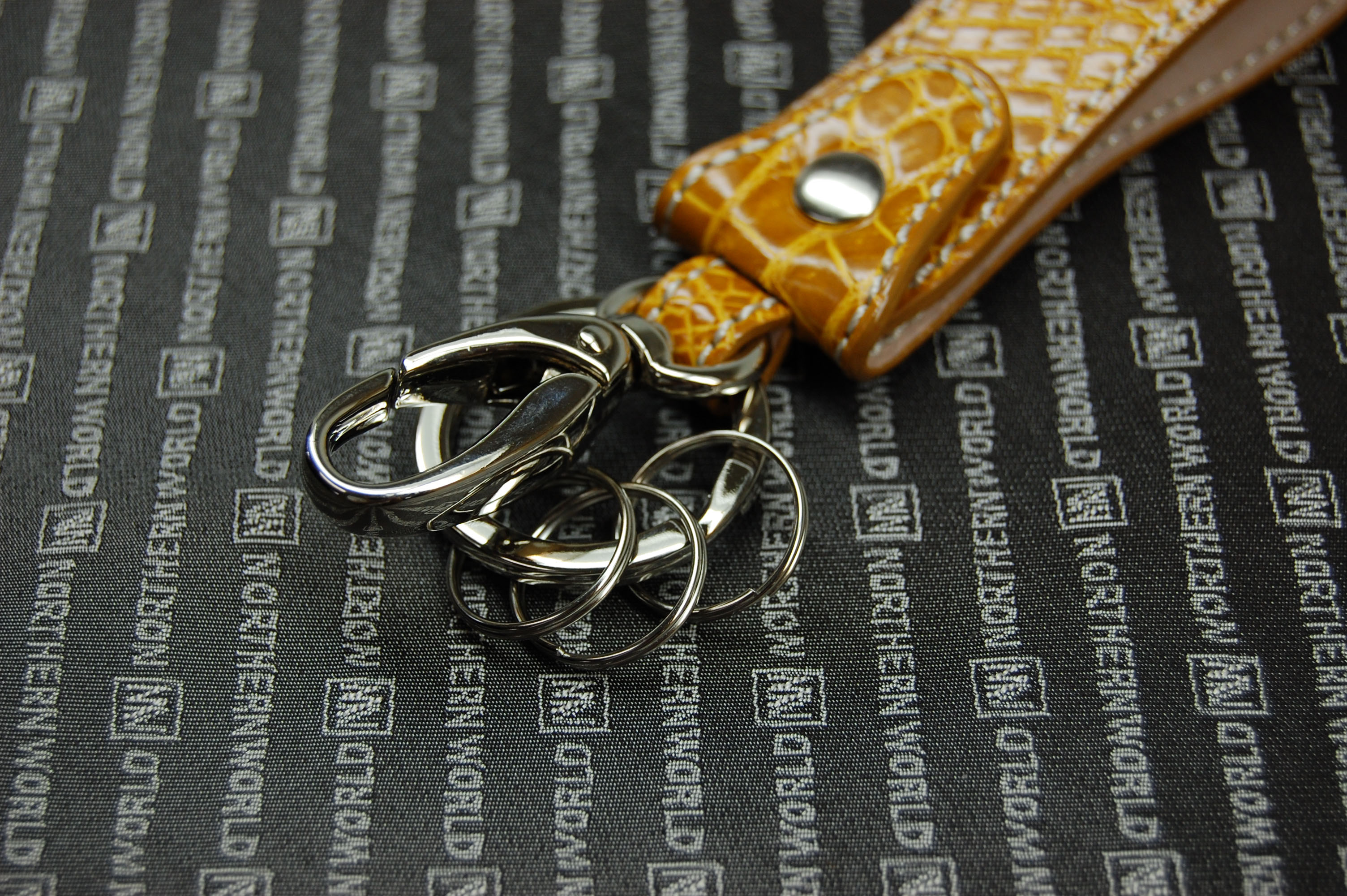 シャイニングクロコダイル　キーホルダーの画像