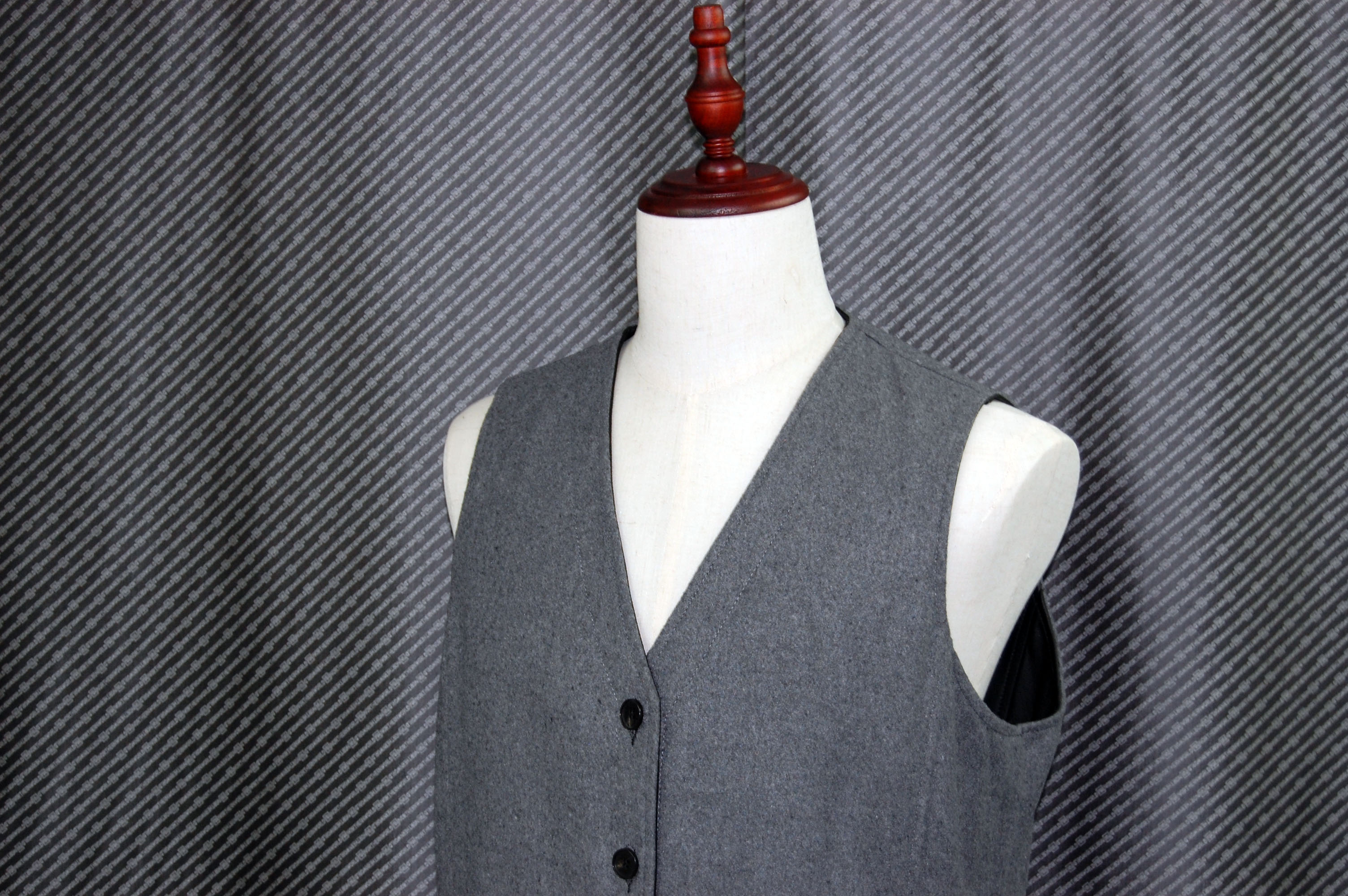 JEAN-LOUIS SCHERRER　Men'sラムレザー＆ウール混　リバーシブルベストの画像