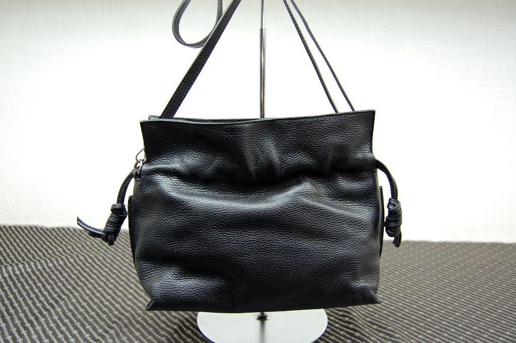 イタリアンカーフレザー　巾着バッグの画像