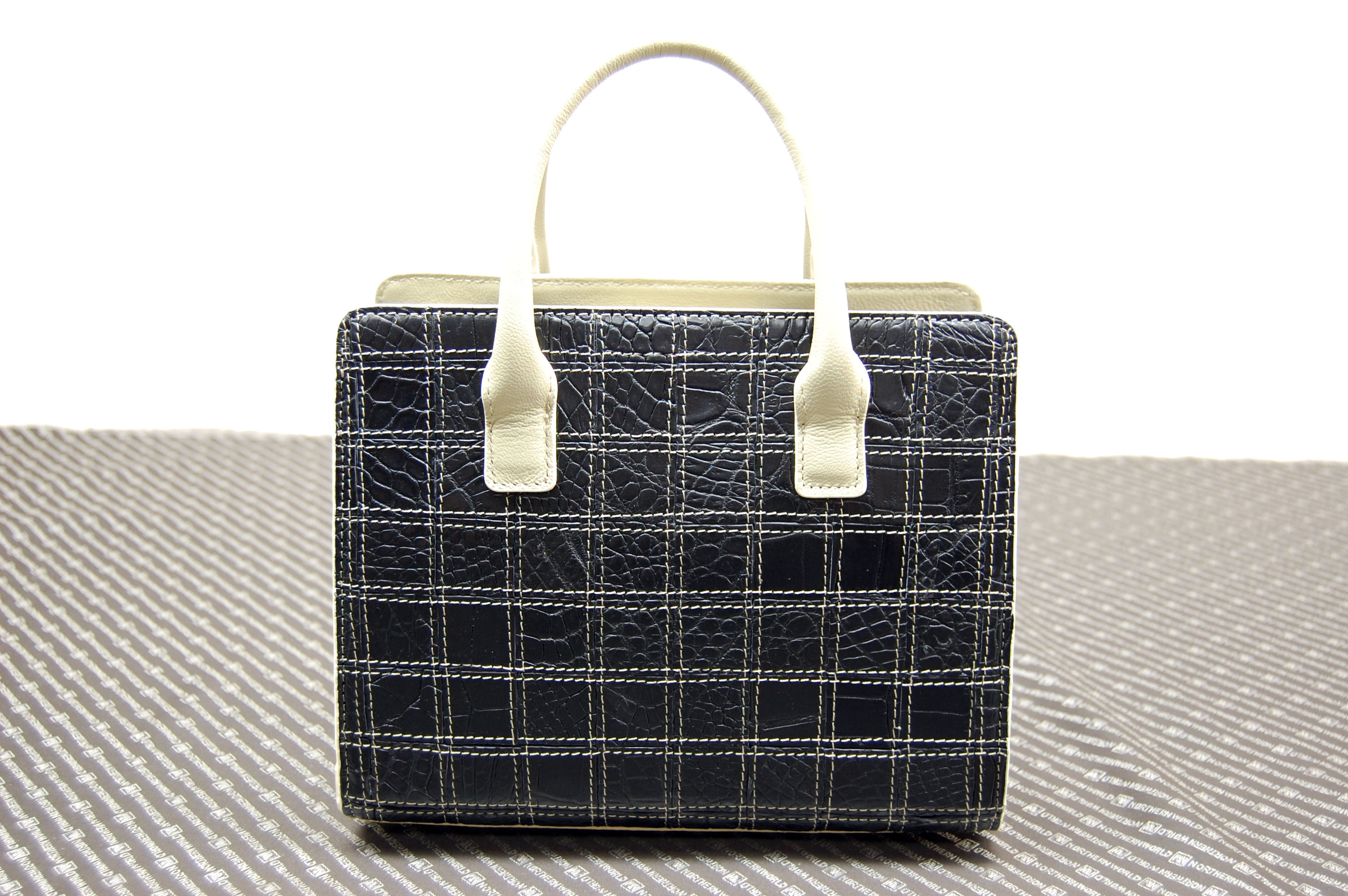 マットクロコダイル　パッチワークミニトートバッグの画像