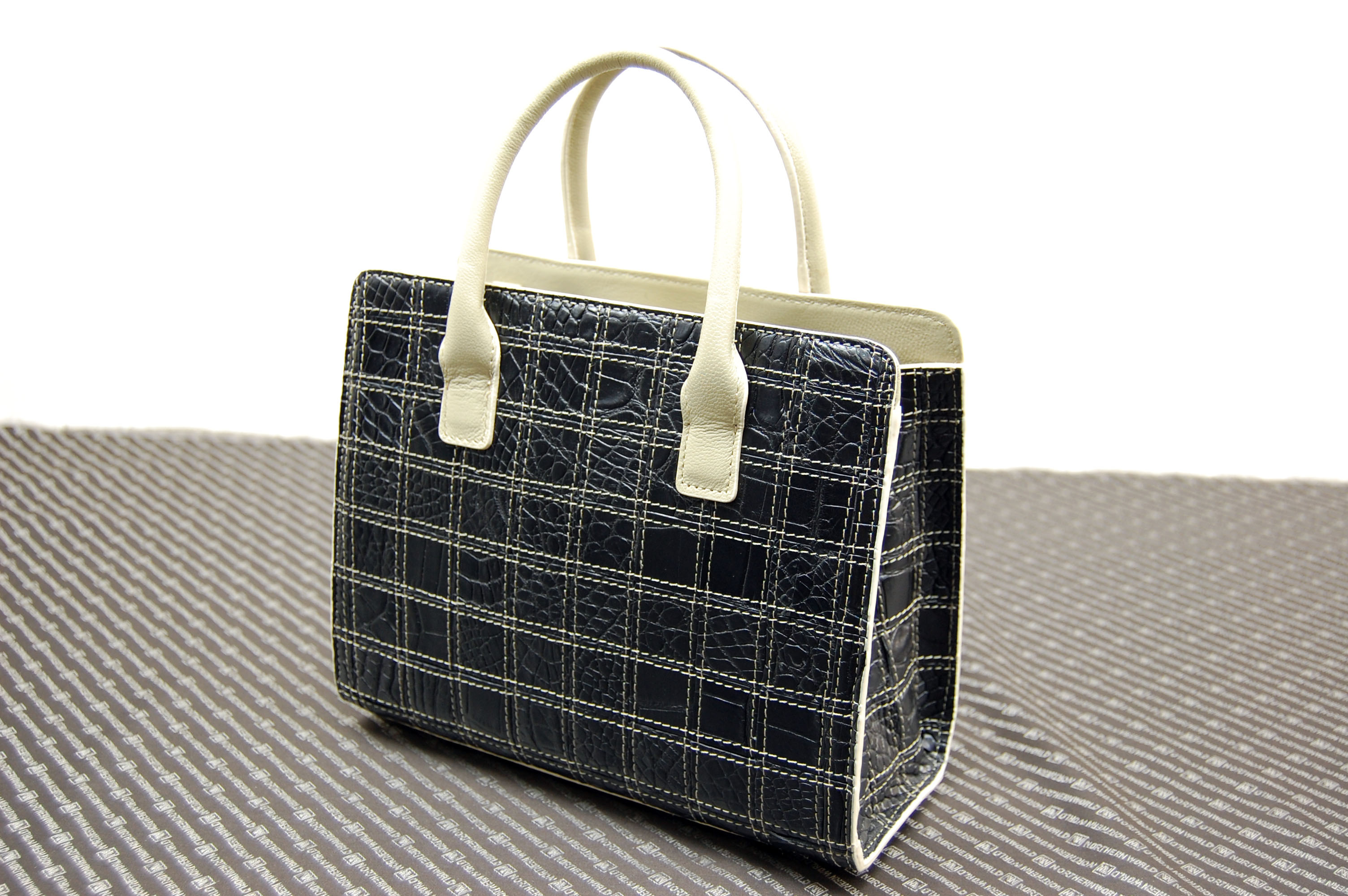 マットクロコダイル　パッチワークミニトートバッグの画像