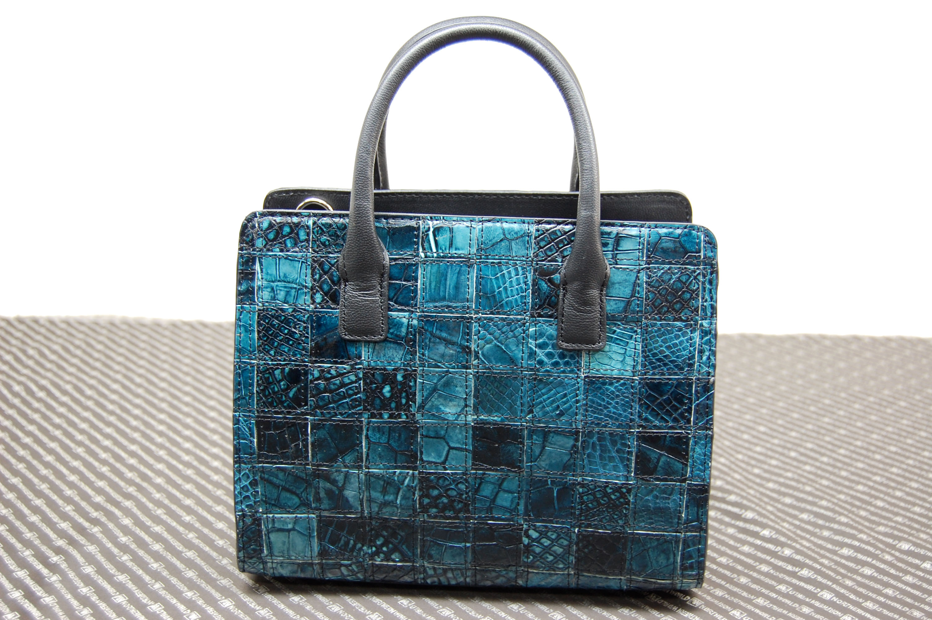 マットクロコダイル　パッチワークミニトートバッグの画像