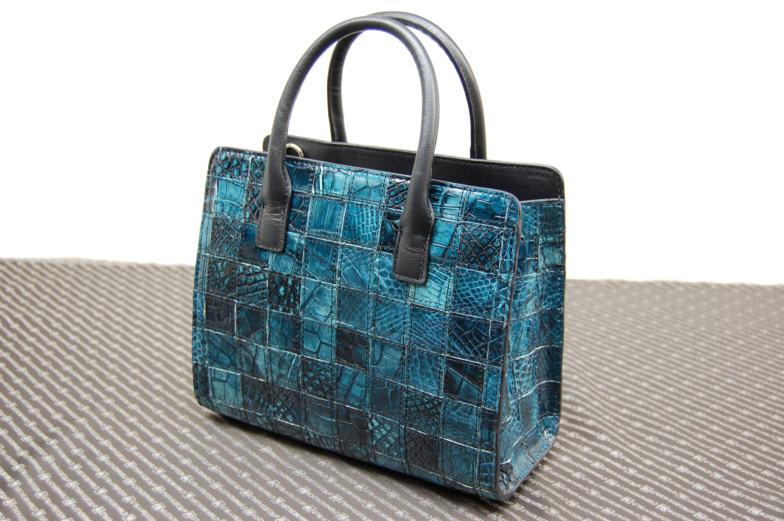 マットクロコダイル　パッチワークミニトートバッグの画像