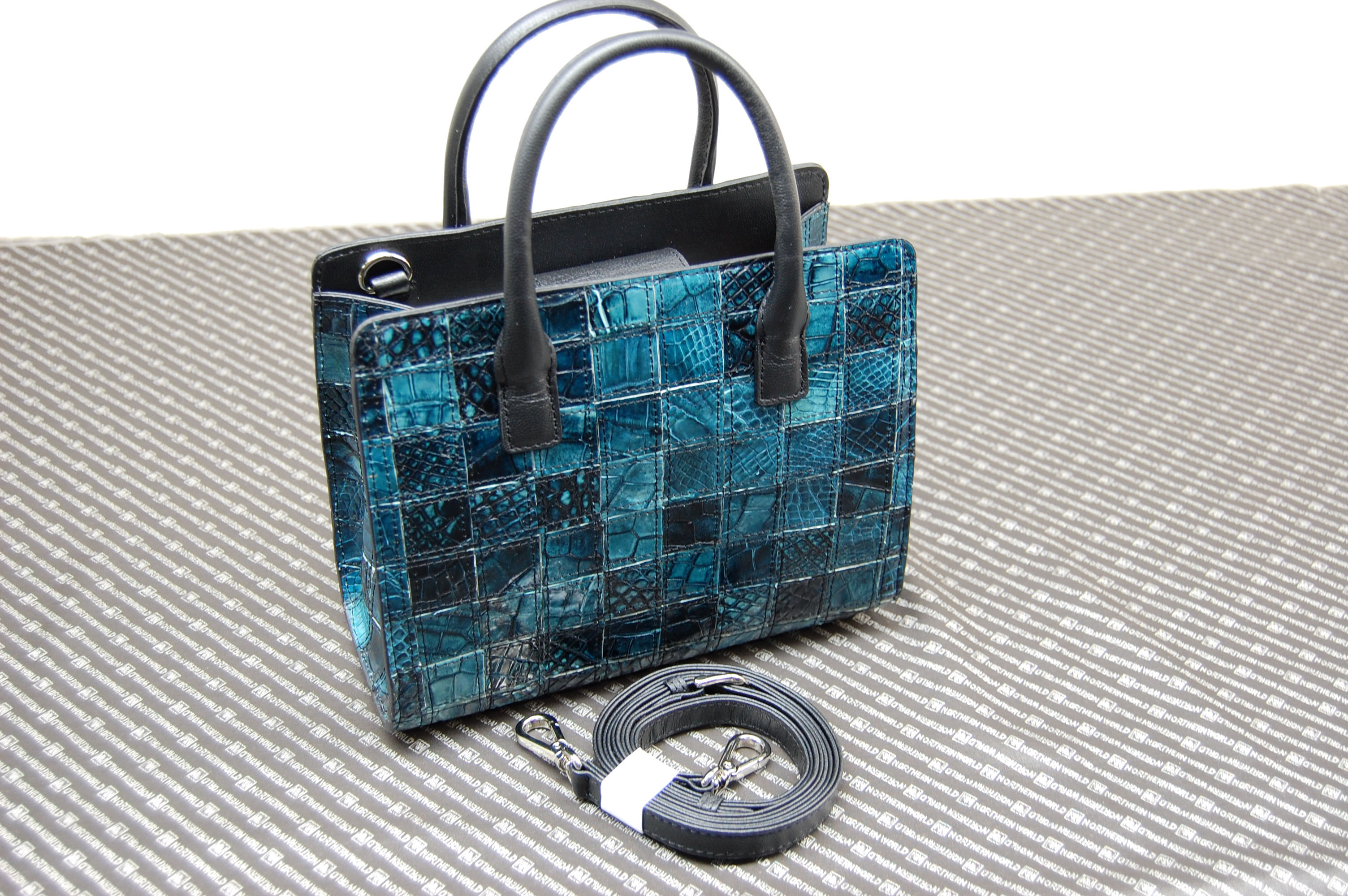 マットクロコダイル　パッチワークミニトートバッグの画像
