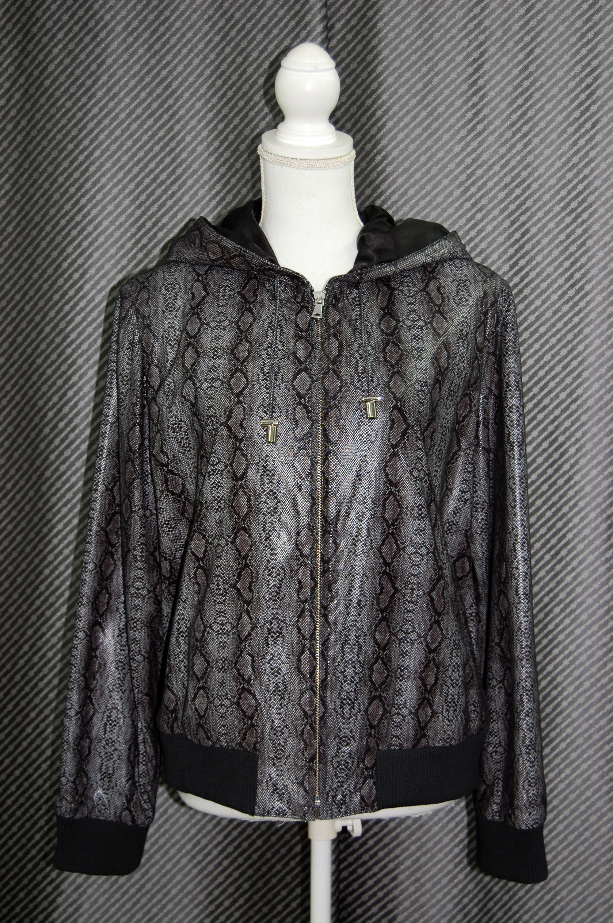パイソンプリントラムレザー　フーディージャケットの画像