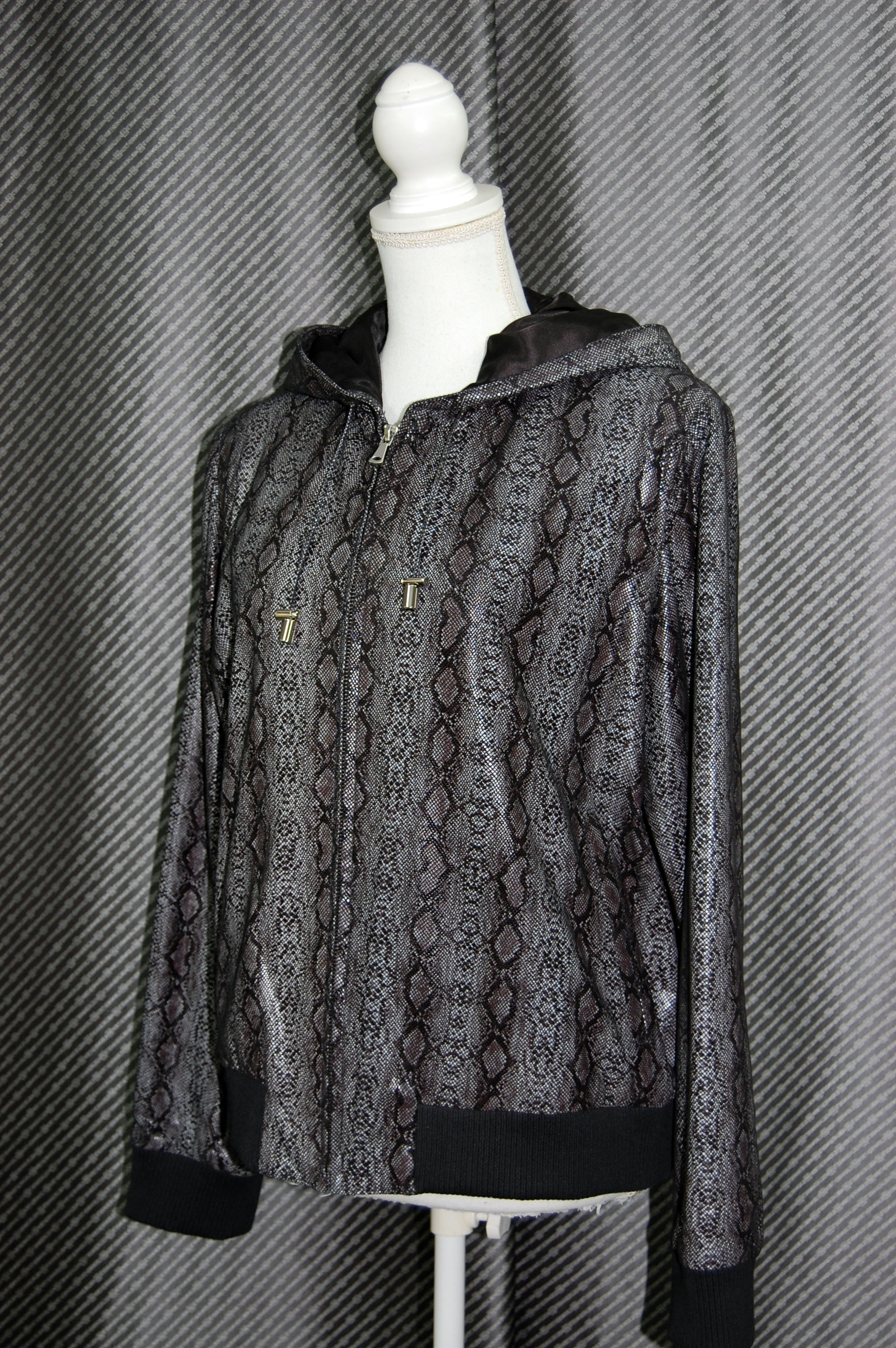 パイソンプリントラムレザー　フーディージャケットの画像