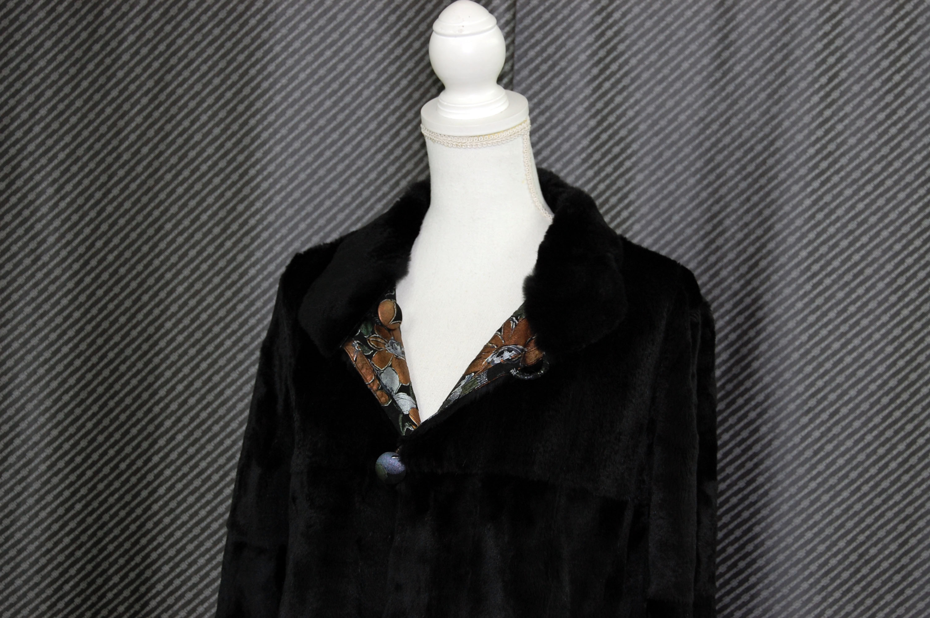 プラックトウィーゼル　ダブルフェイスジャケット　花柄メタリックプリントの画像