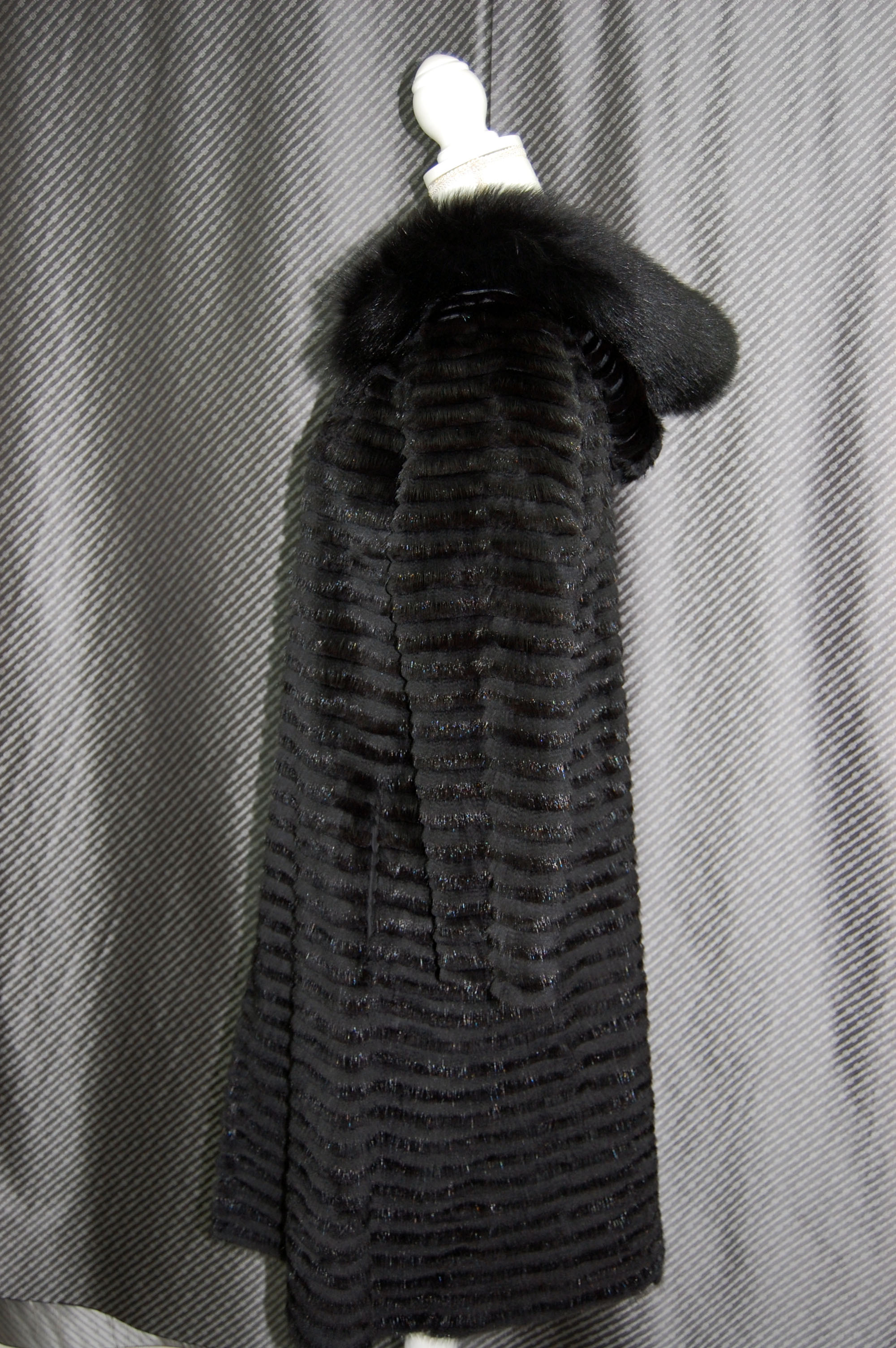 ミンク＆レッキスレイヤー　シルクリバーシブルコート　Foxフードトリムの画像