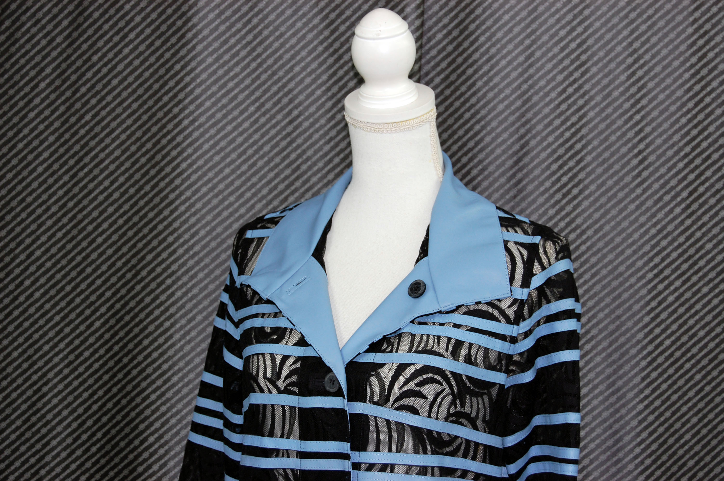 ラムレザー＆レース　リバーシブルロングジャケットの画像