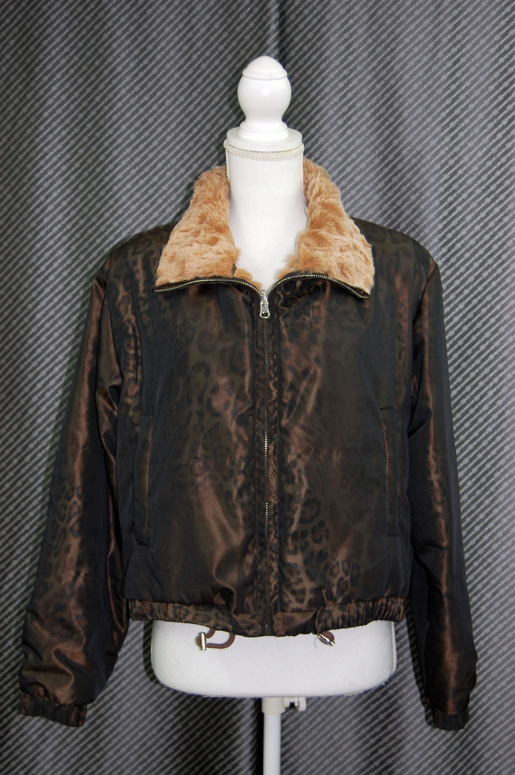 シェアードラビット＆ポリタフタ　リバーシブルジャケットの画像