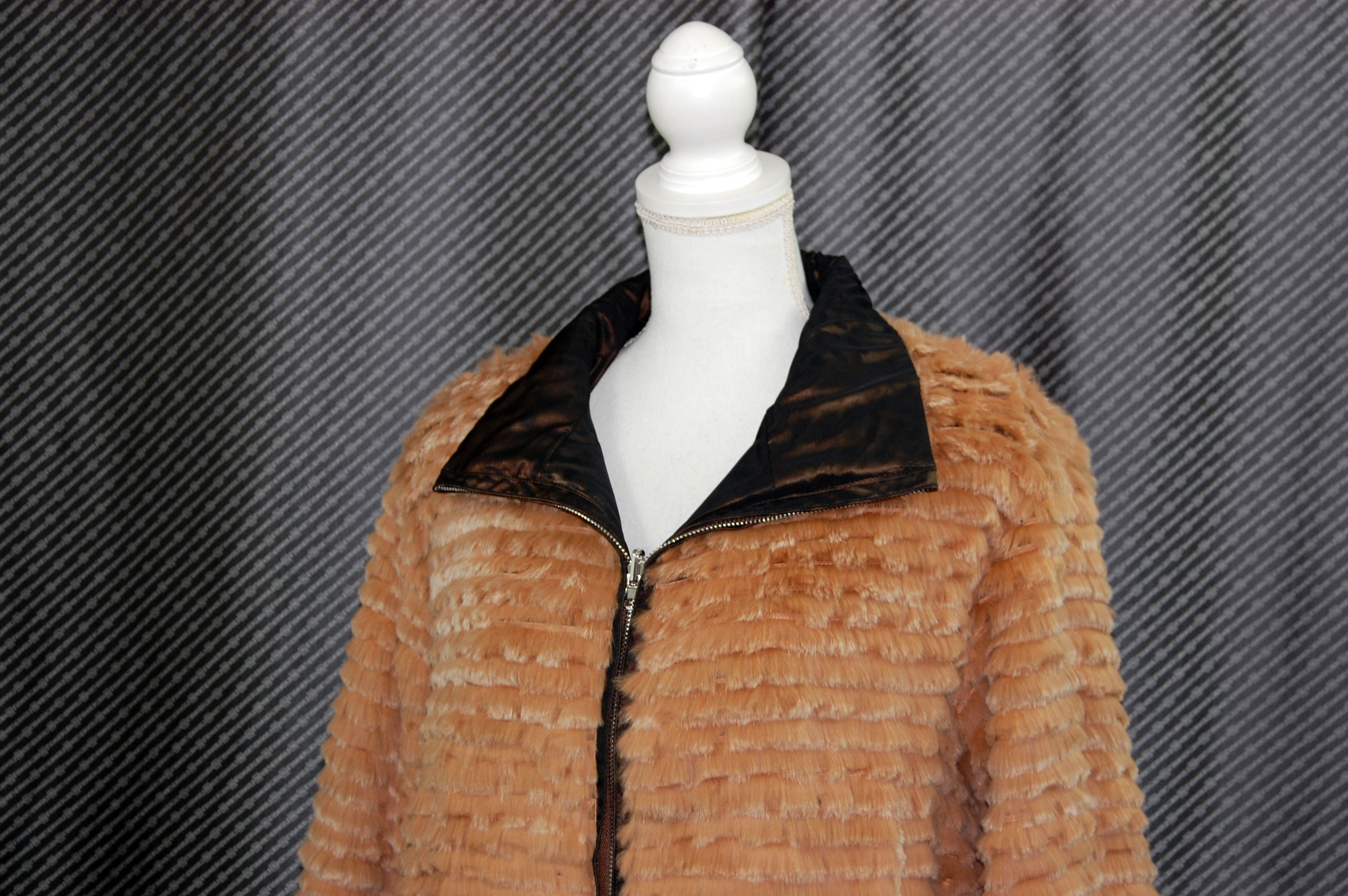 シェアードラビット＆ポリタフタ　リバーシブルジャケットの画像