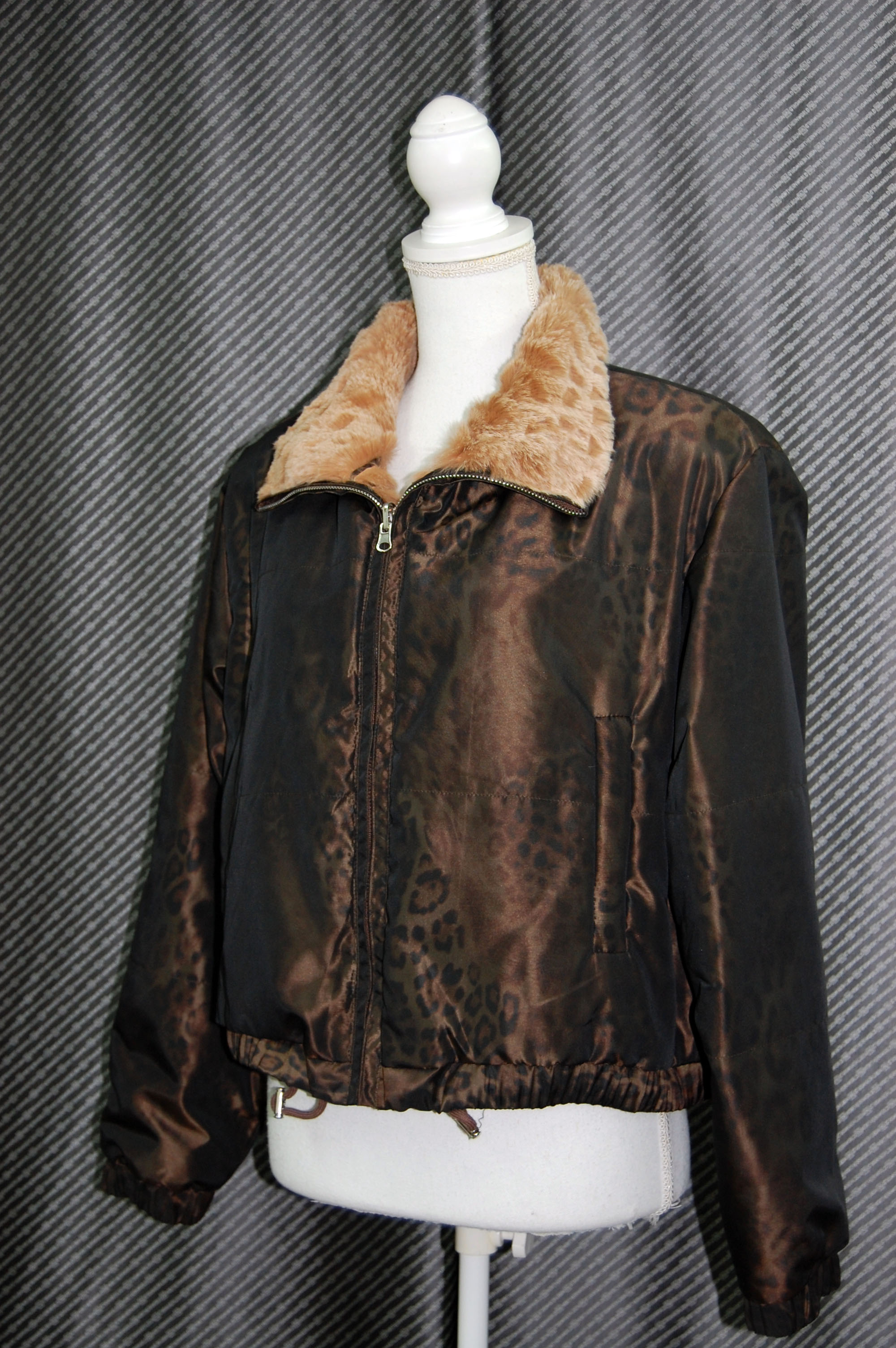 シェアードラビット＆ポリタフタ　リバーシブルジャケットの画像