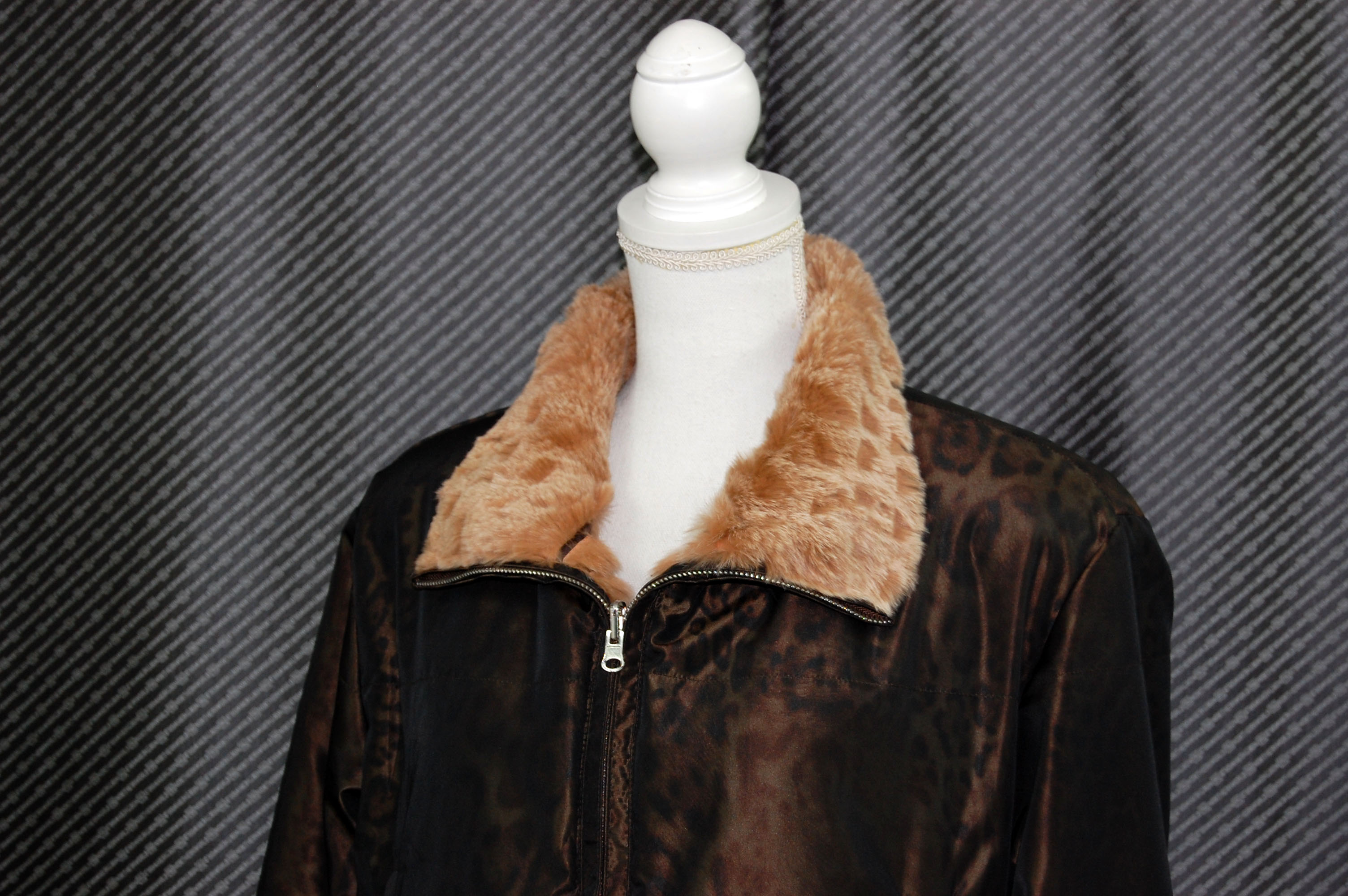 シェアードラビット＆ポリタフタ　リバーシブルジャケットの画像