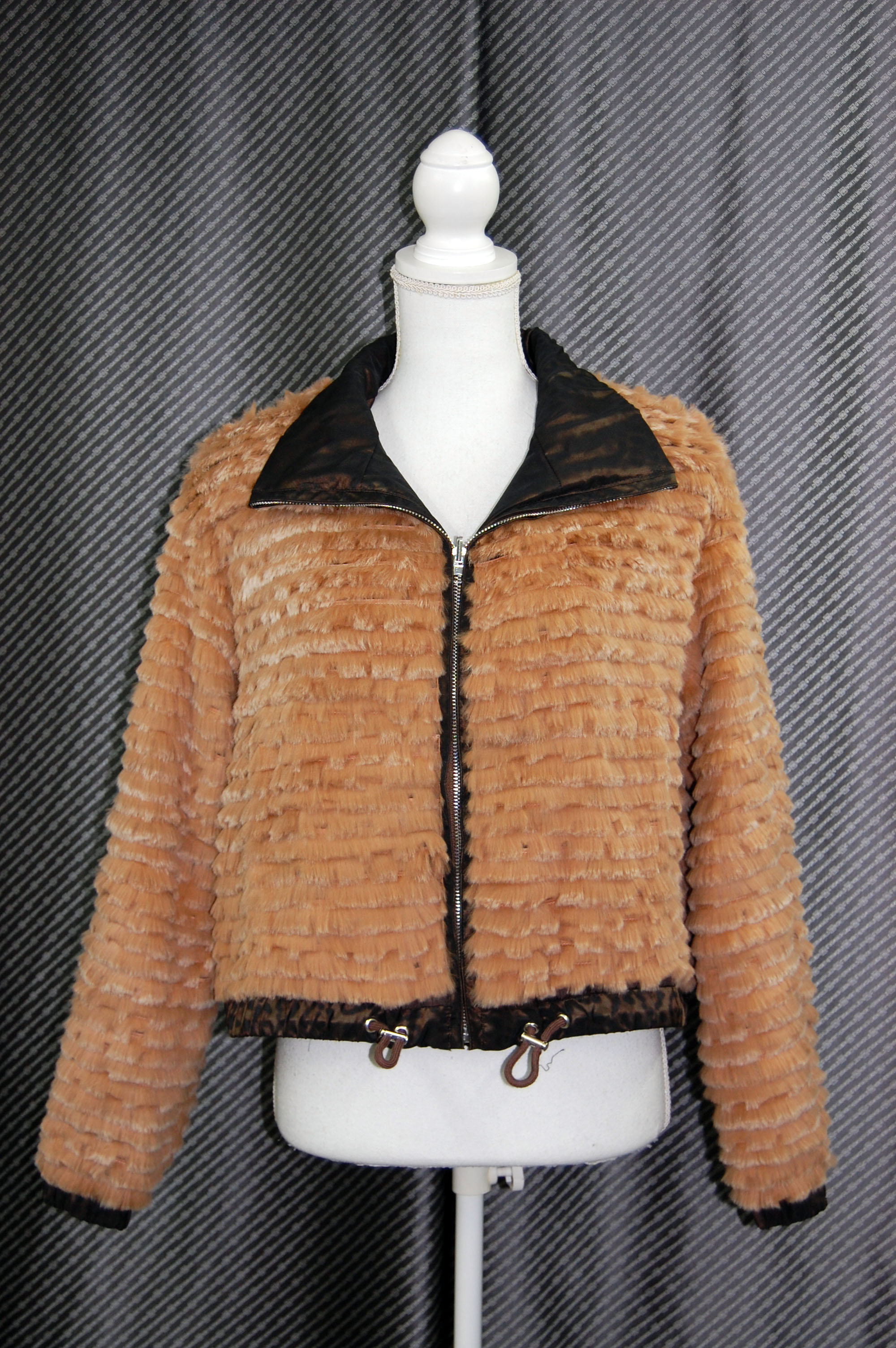 シェアードラビット＆ポリタフタ　リバーシブルジャケットの画像