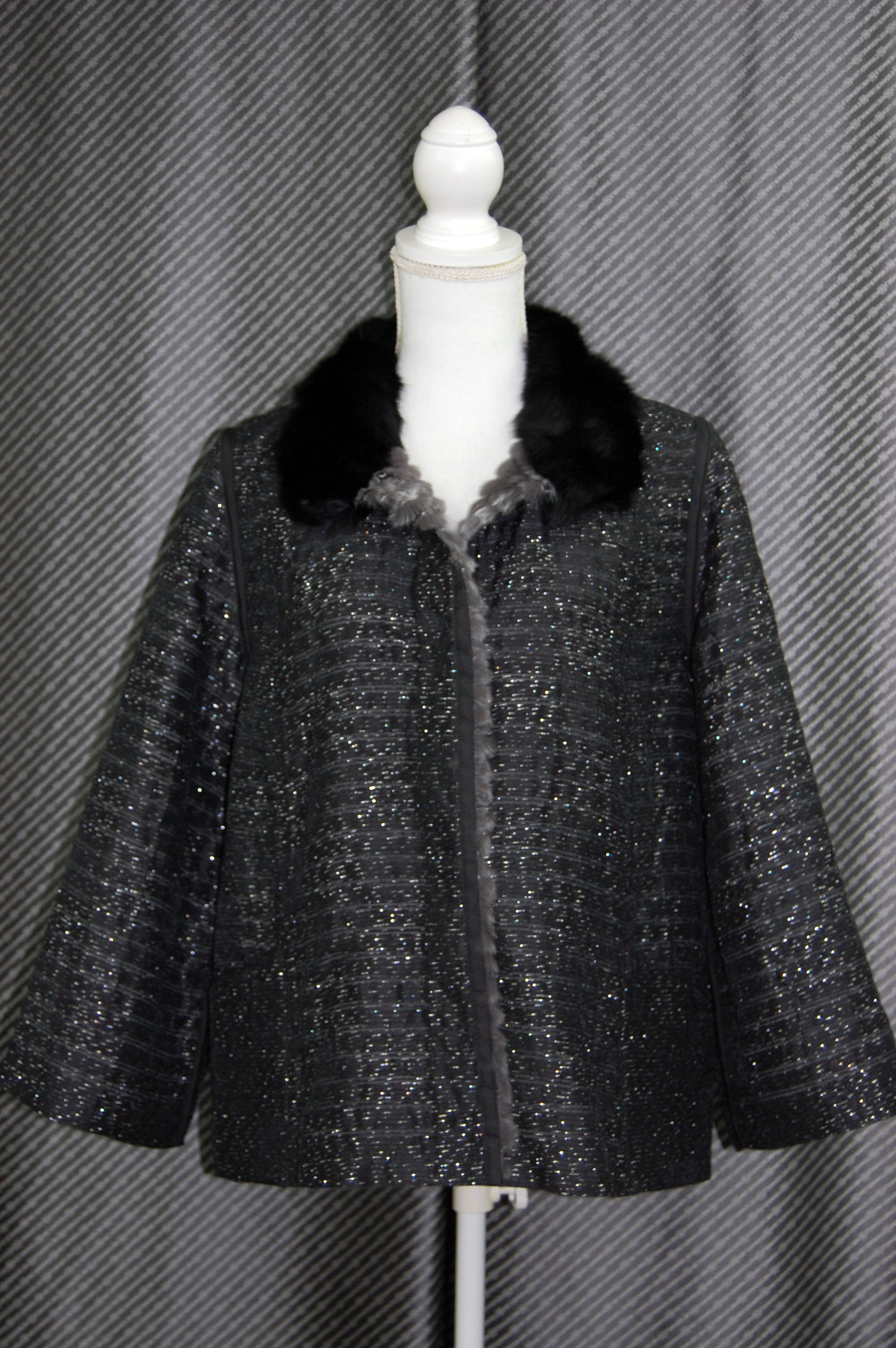 シェアードラビット＆ポリ　リバーシブルジャケット　リスカラーの画像