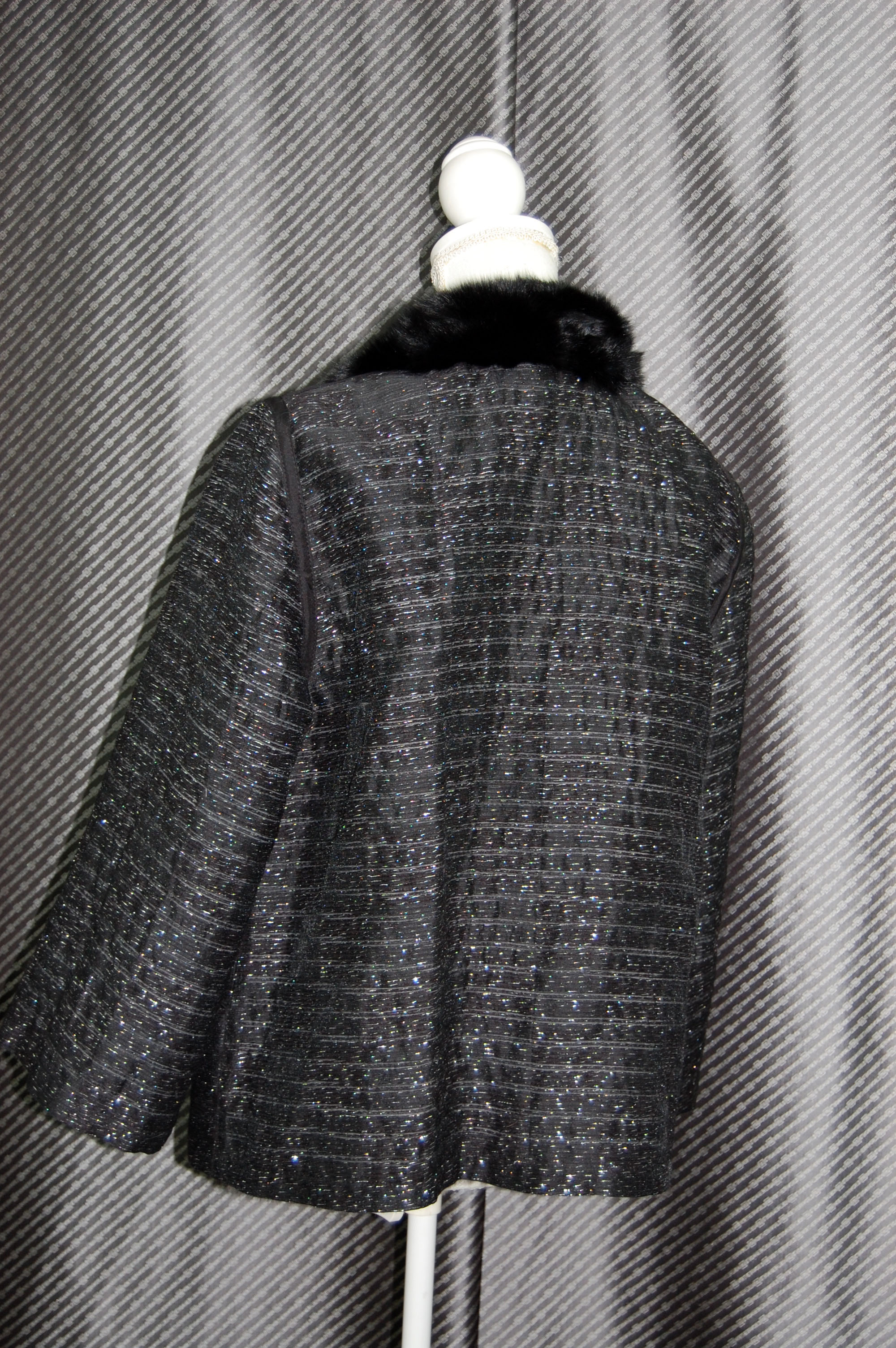 シェアードラビット＆ポリ　リバーシブルジャケット　リスカラーの画像