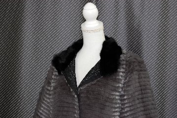 シェアードラビット＆ポリ　リバーシブルジャケット　リスカラーの画像