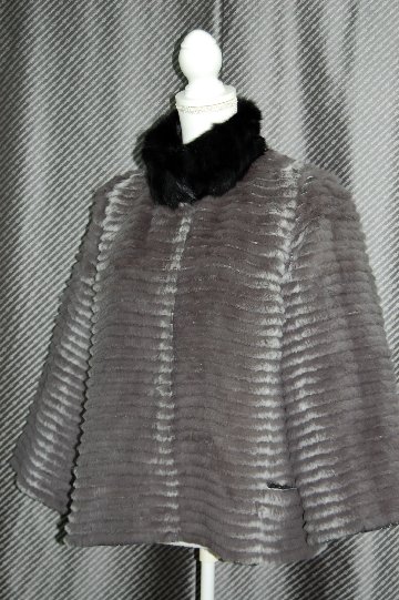 シェアードラビット＆ポリ　リバーシブルジャケット　リスカラーの画像