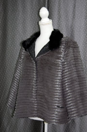 シェアードラビット＆ポリ　リバーシブルジャケット　リスカラーの画像