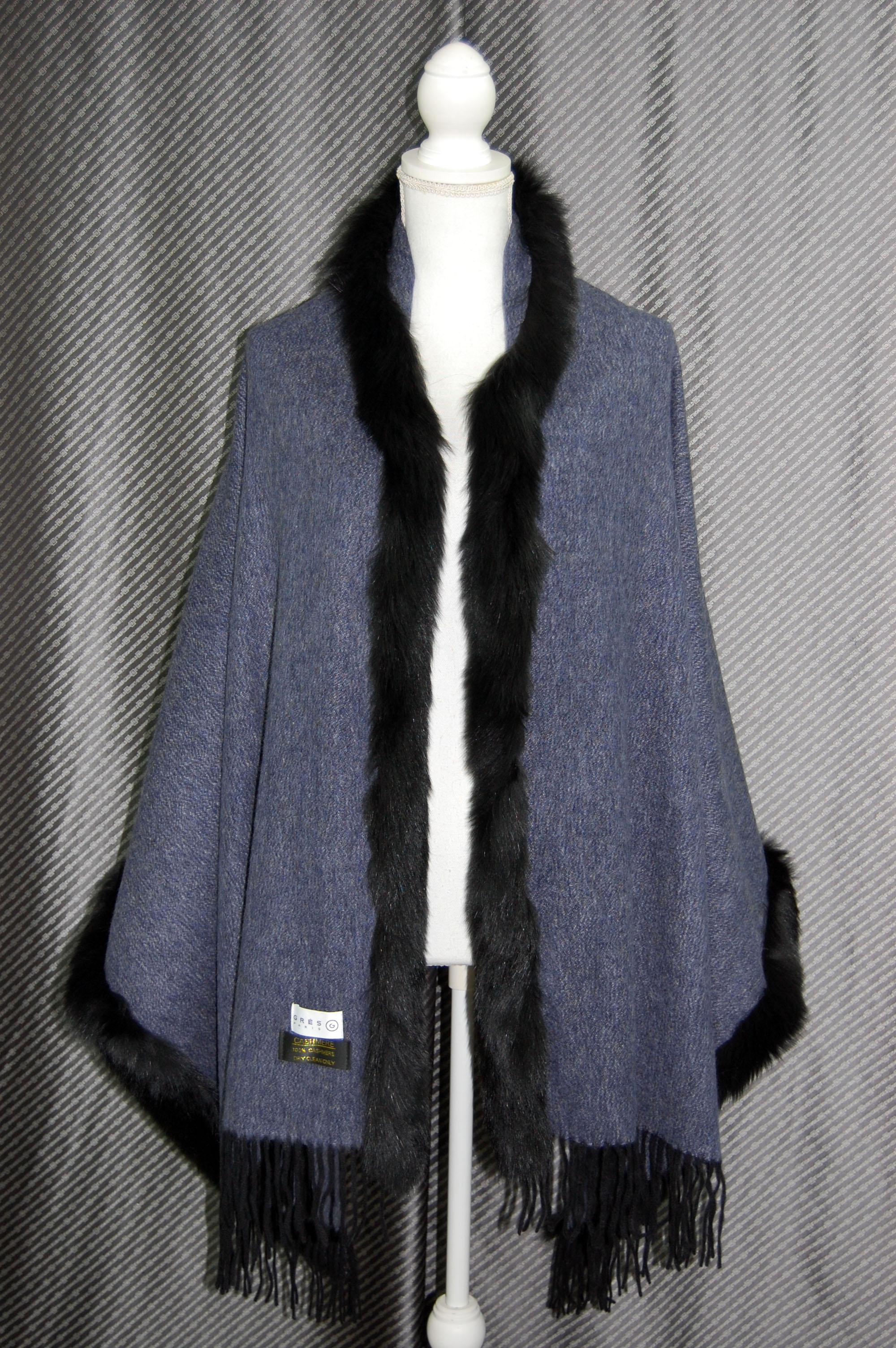 GRES　カシミヤ大判ストール　Foxトリムの画像