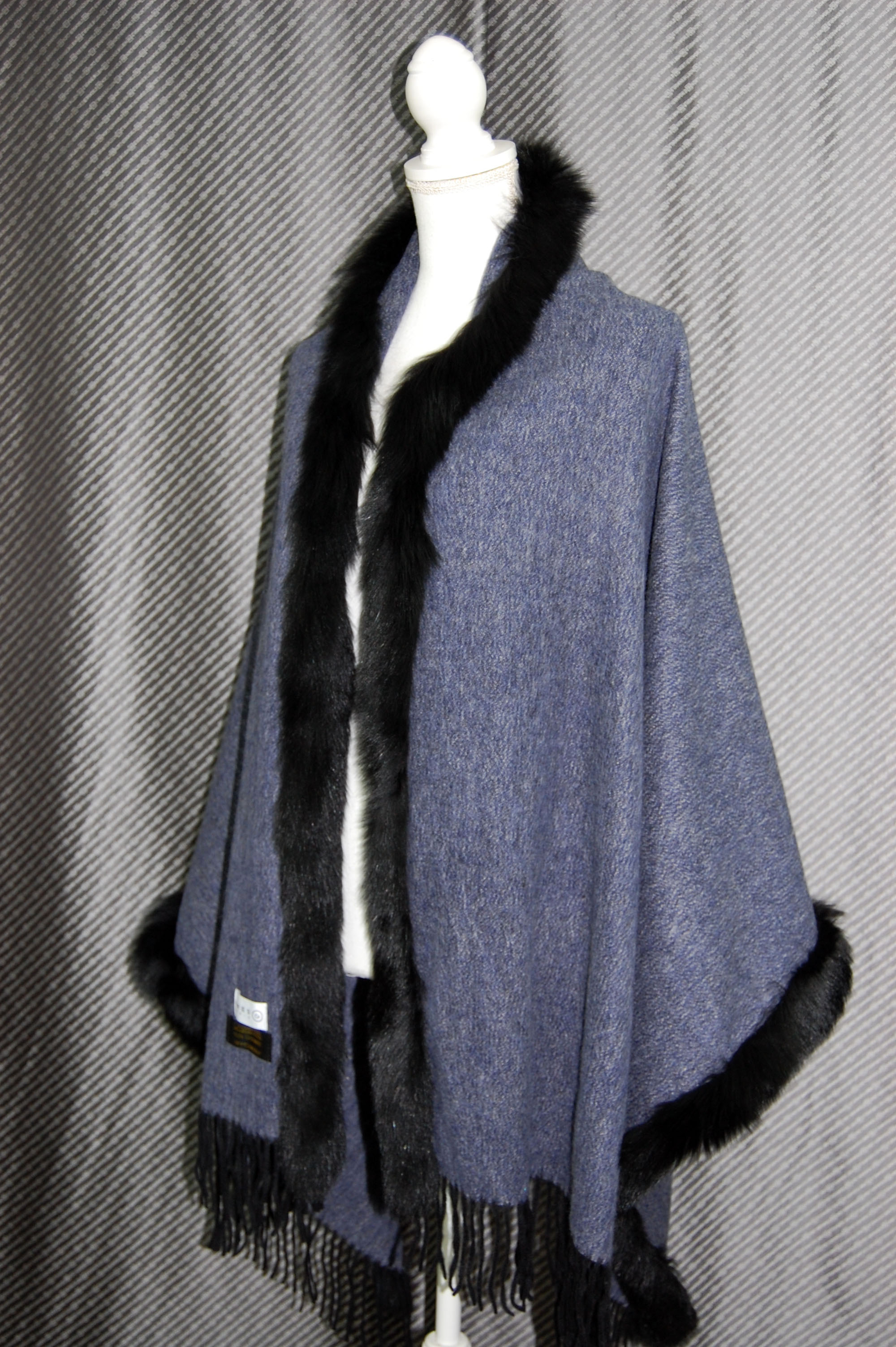 GRES　カシミヤ大判ストール　Foxトリムの画像