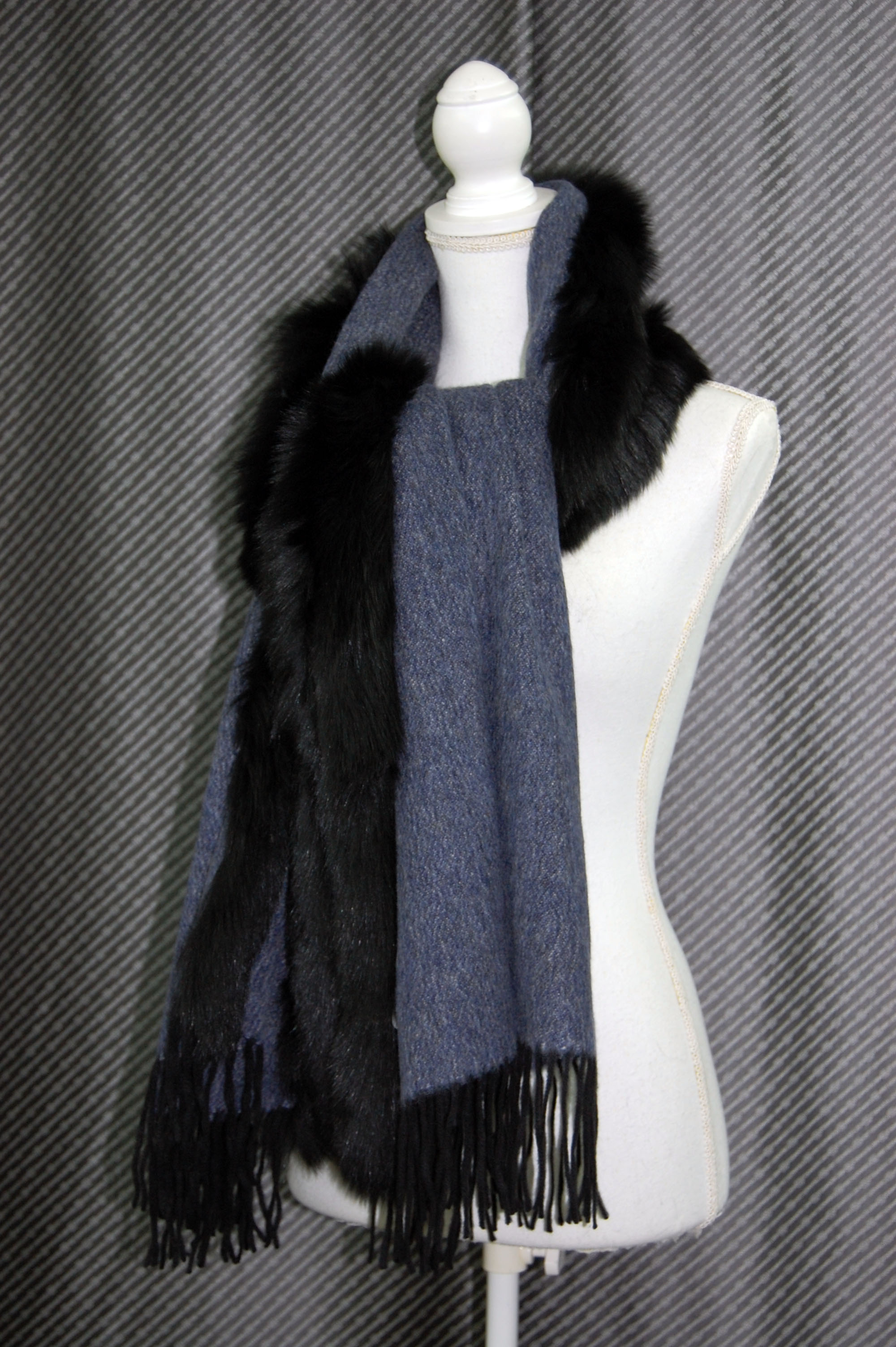 GRES　カシミヤ大判ストール　Foxトリムの画像